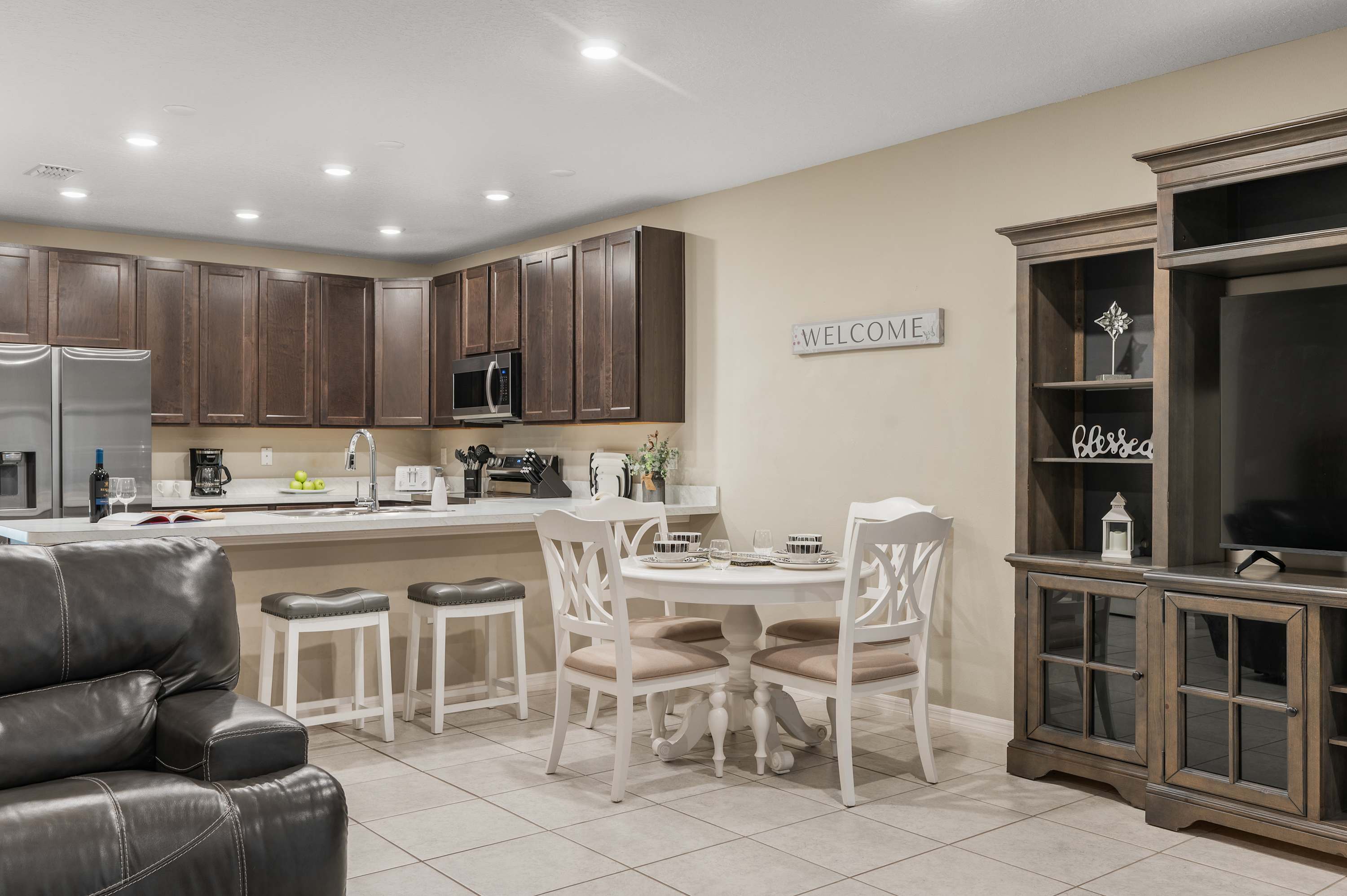 Spacious townhouse with grill & near Magic Kingdom