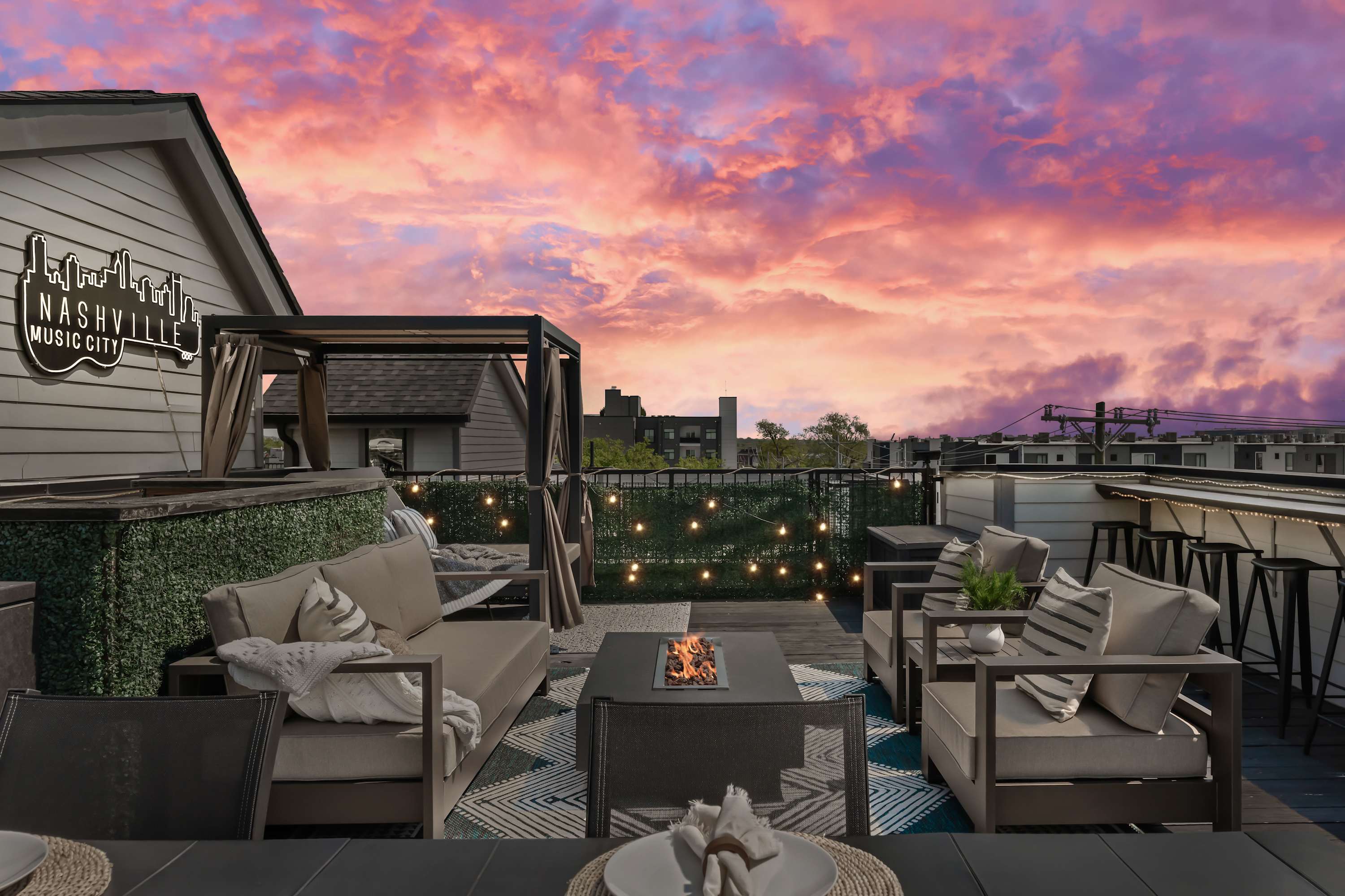 The Iron Horse & Wild Rose - 8BR Dual Home Retreat — Nashville, TN — vacation rental