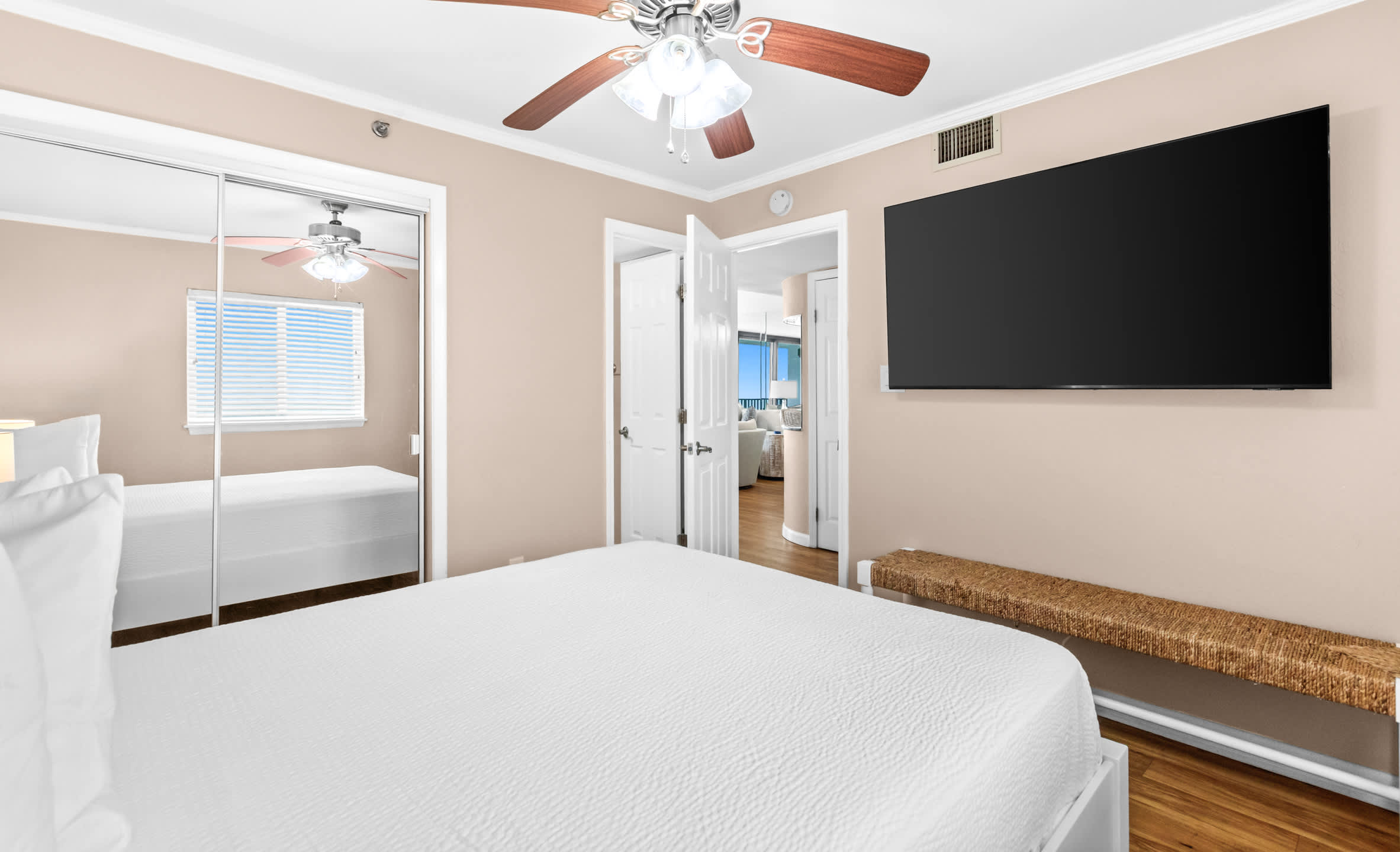 One Seagrove Place 1406 | Photo 19