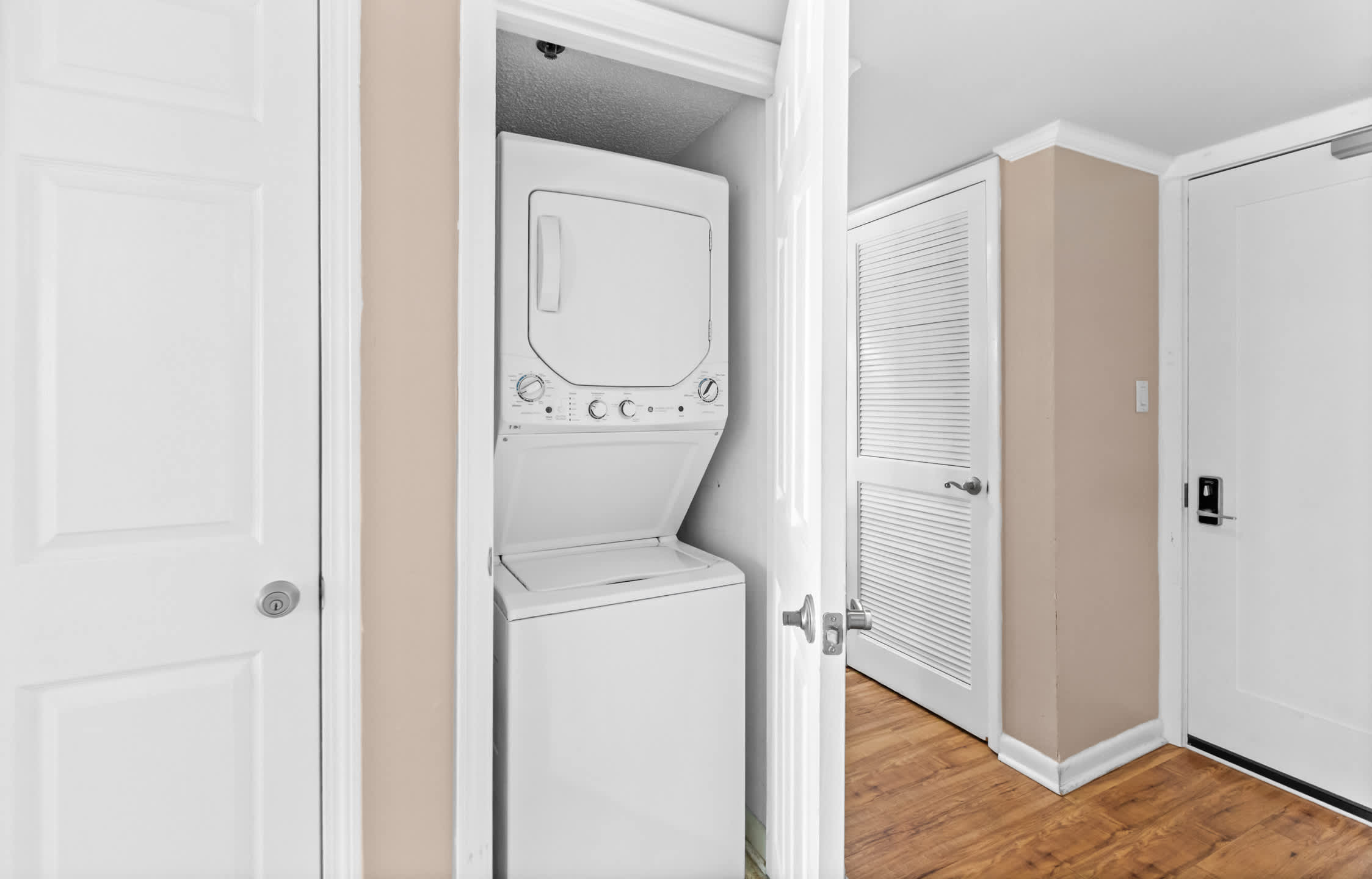 One Seagrove Place 1406 | Photo 13