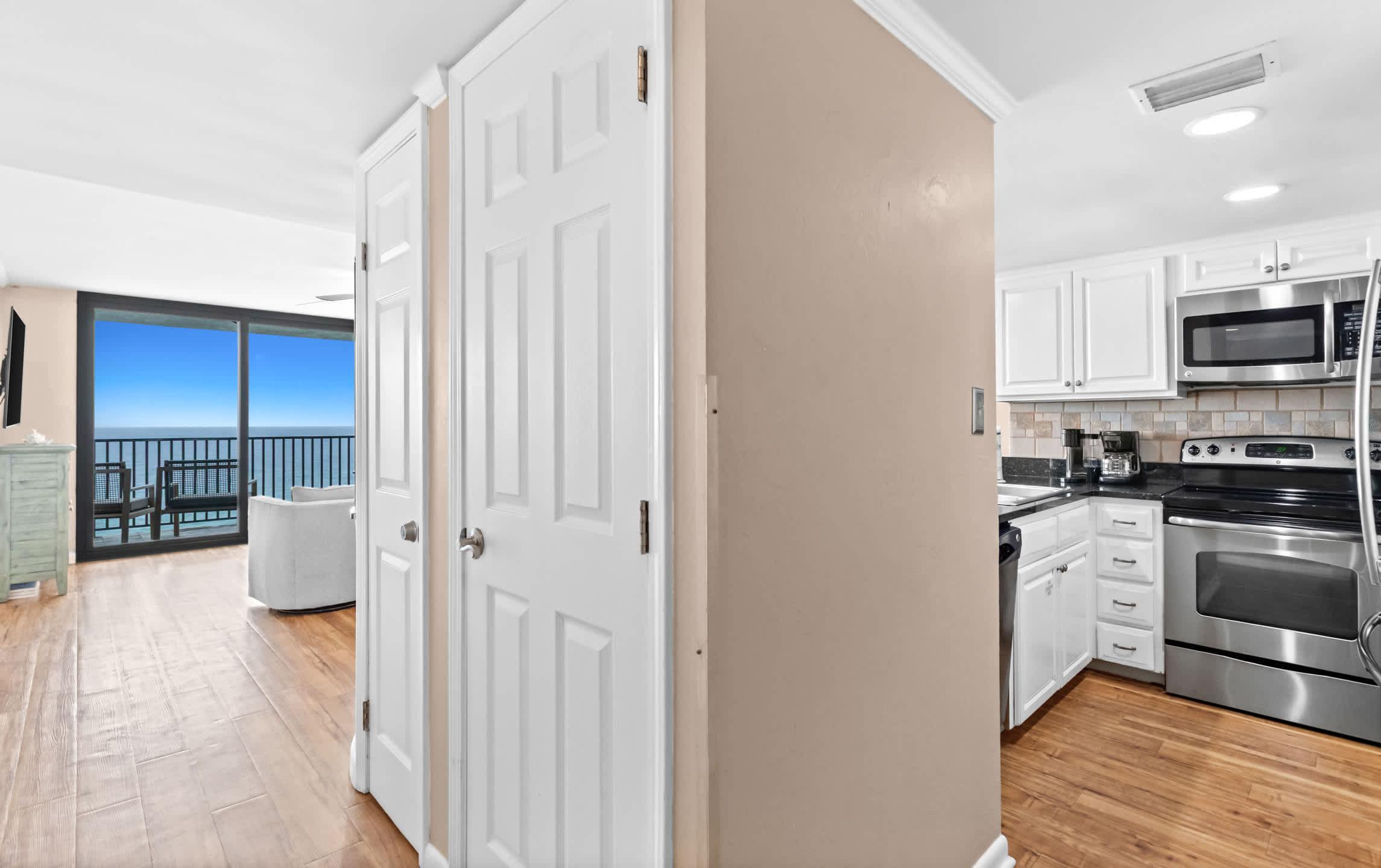 One Seagrove Place 1406 | Photo 10