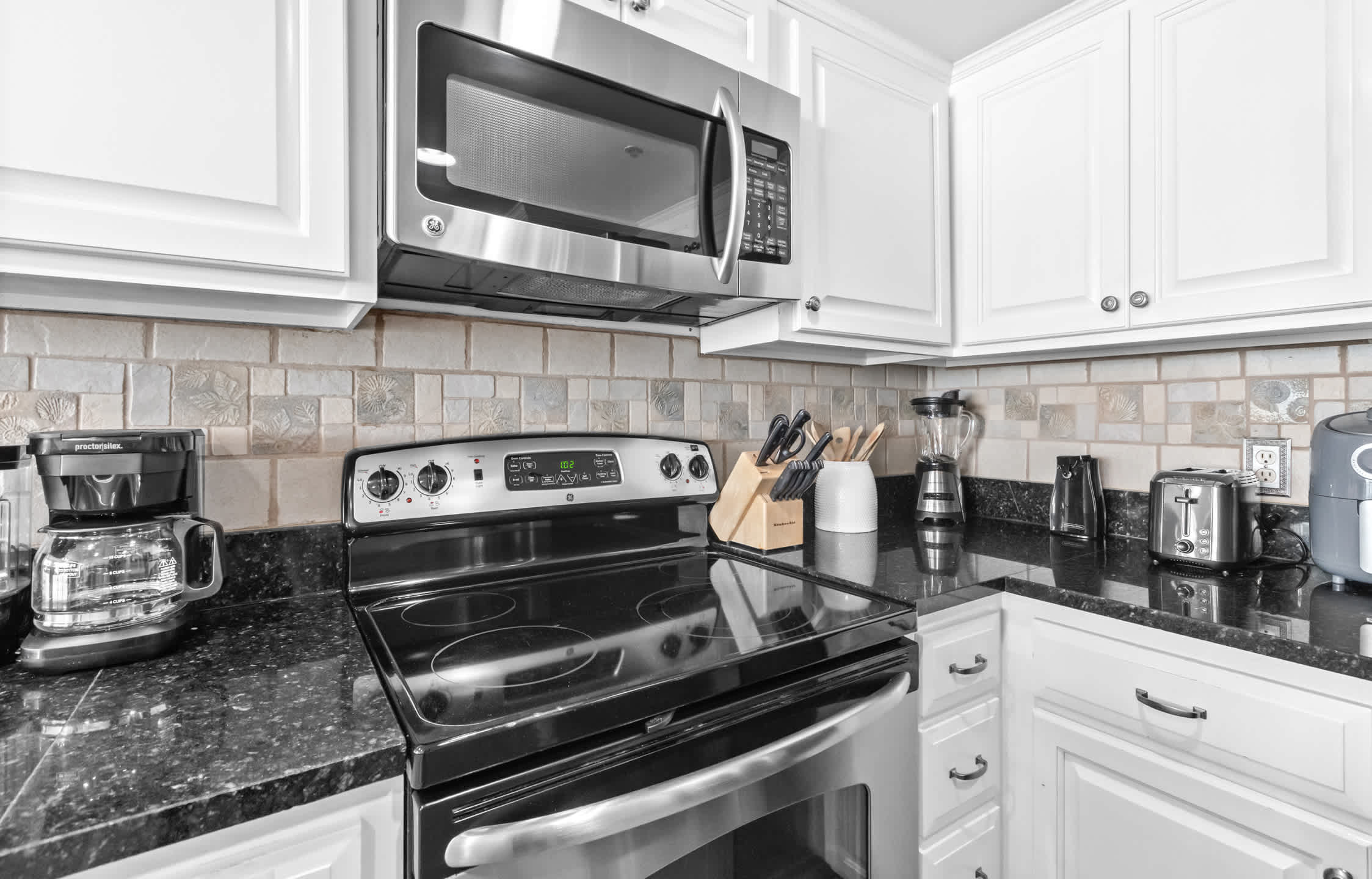 One Seagrove Place 1406 | Photo 11