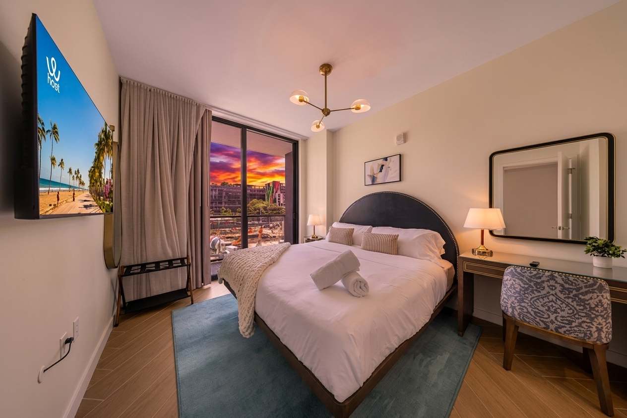 1BR + Balcony | Skyline Spa | Walk to Wynwood Walls