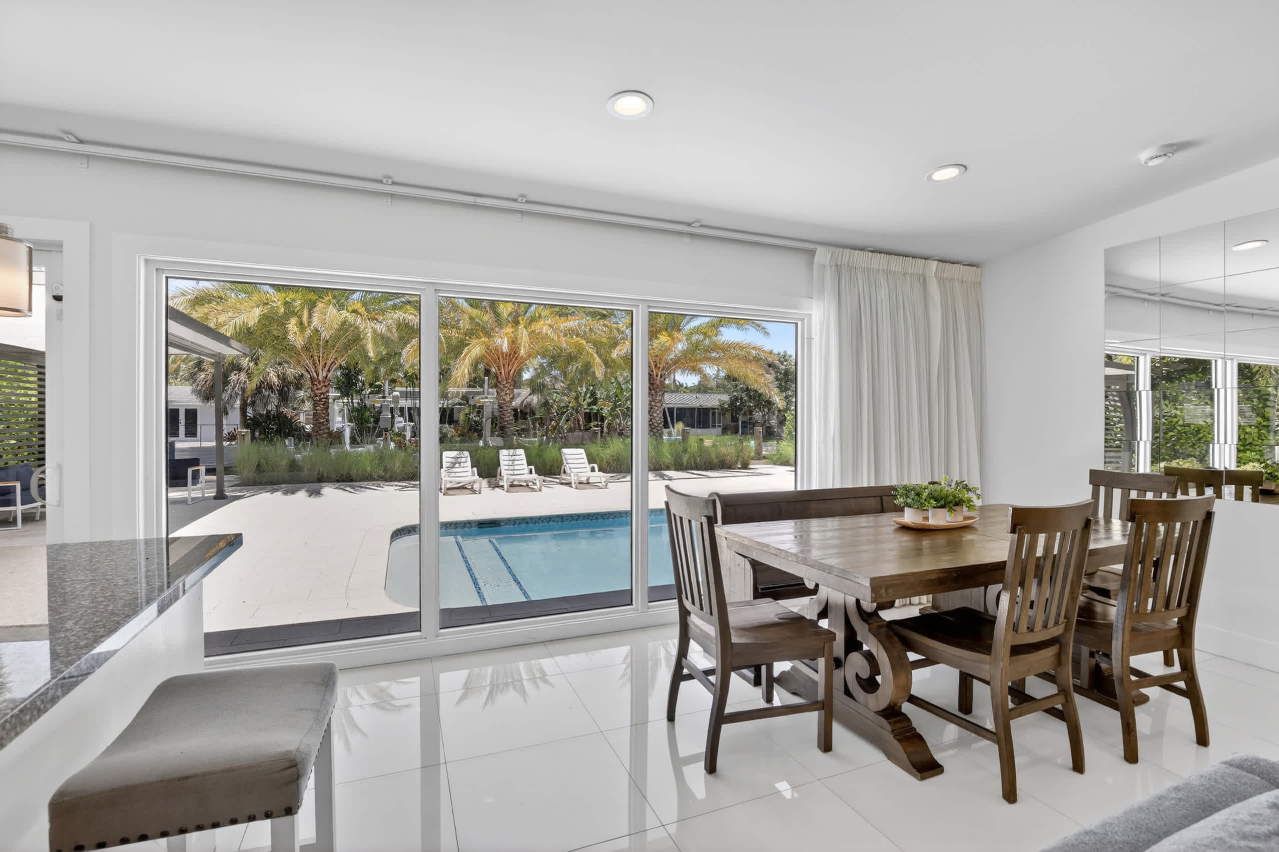 Fully Equipped Kitchen w/ patio access