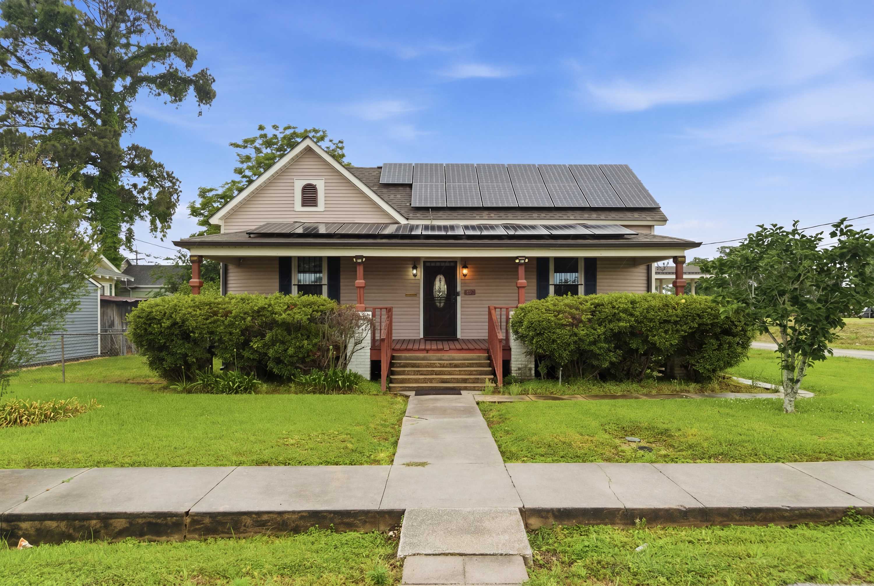 Downtown Lafayette 4BR Home with Parking