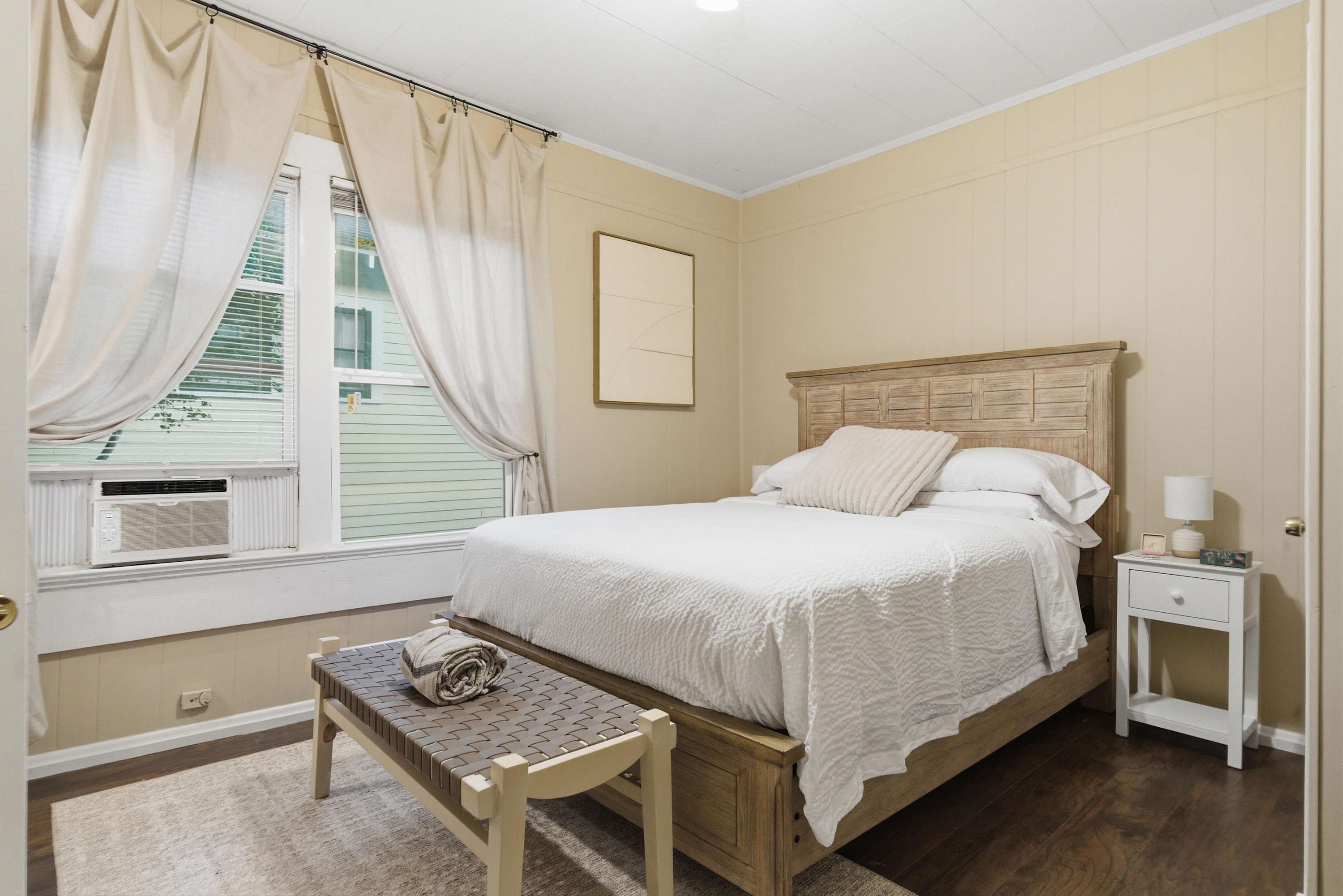 Cozy 1BR Cottage w Kitchen & Laundry