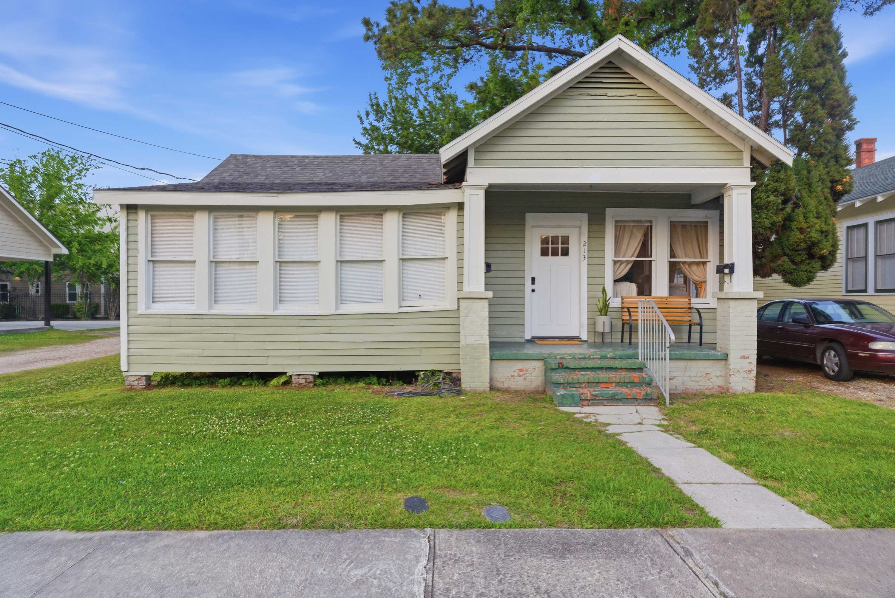 Cozy 1BR Cottage w Kitchen & Laundry