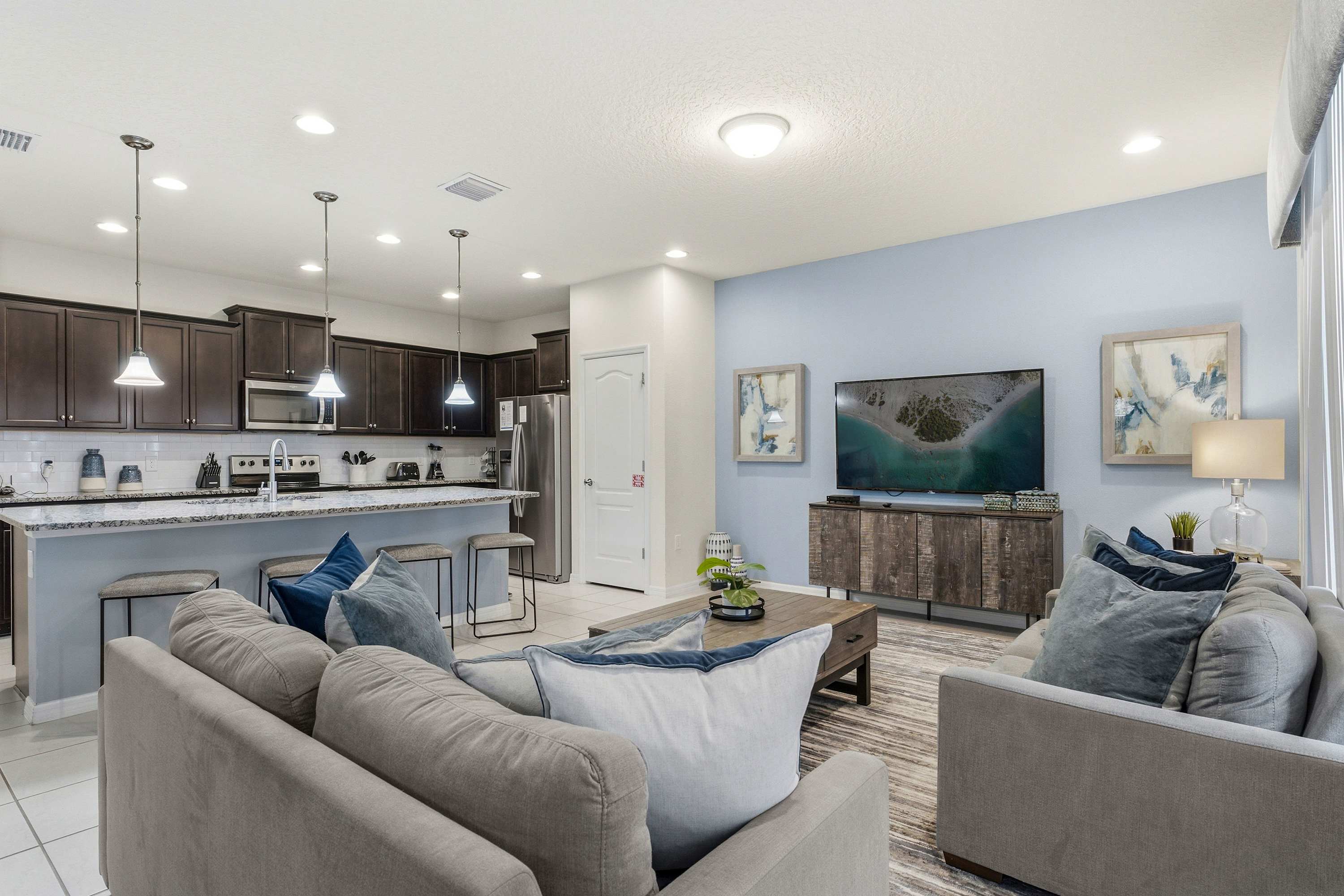 Featured Property Windsor Grand Retreat - 11ppl!