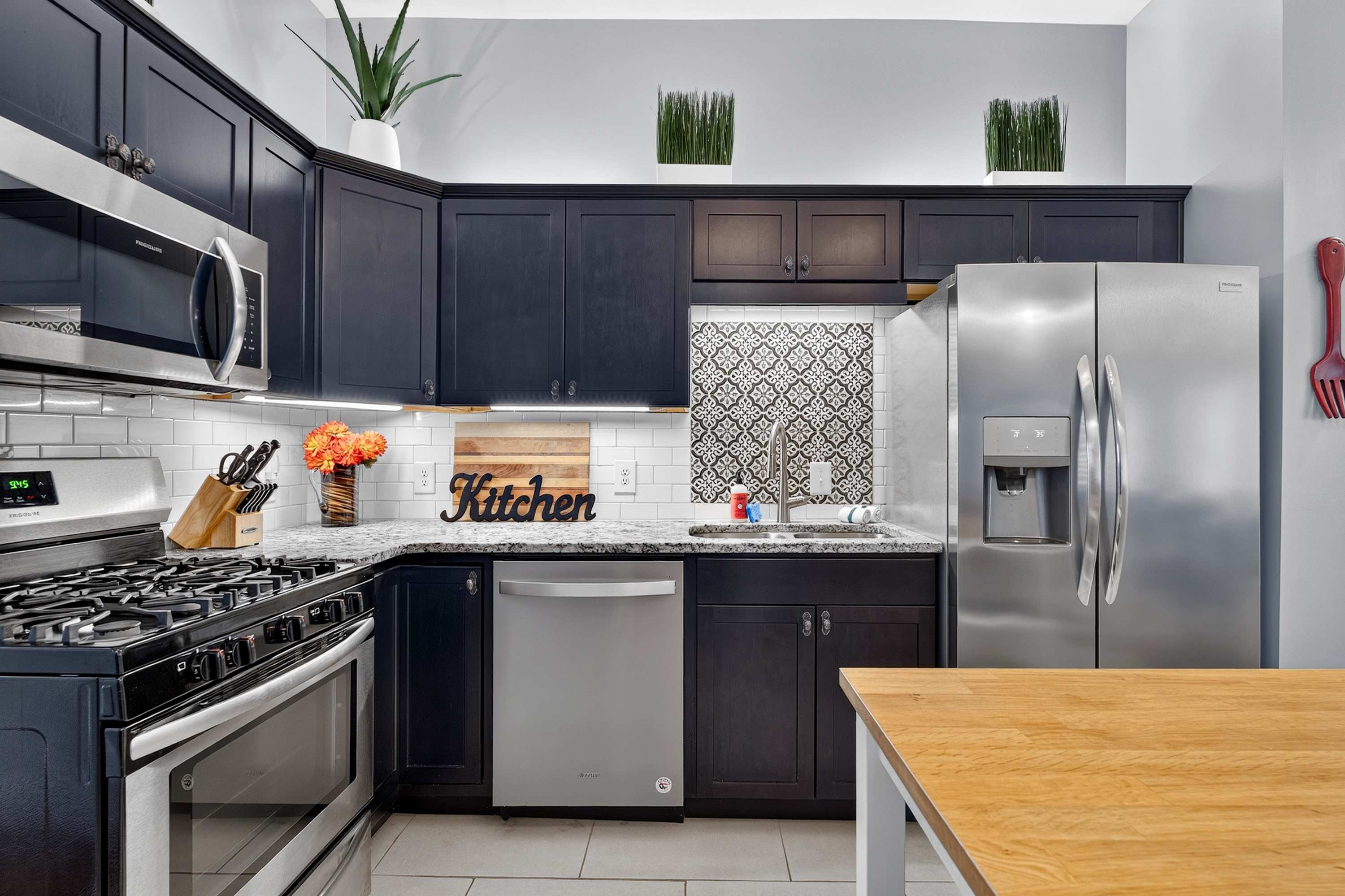 Bourbon Belle- Cozy Germantown home with parking!