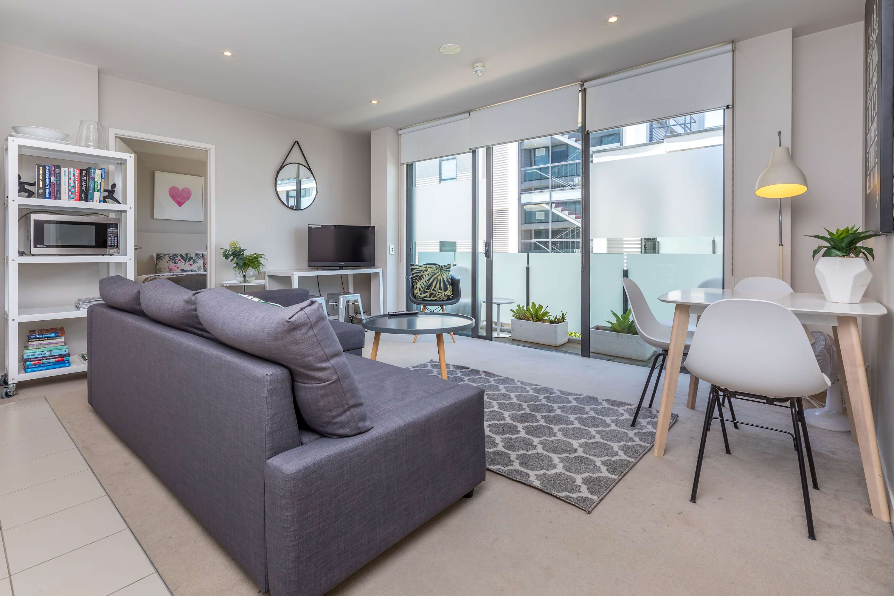 Wynyard Viaduct Harbour 2BR Parking Zodiak Stays