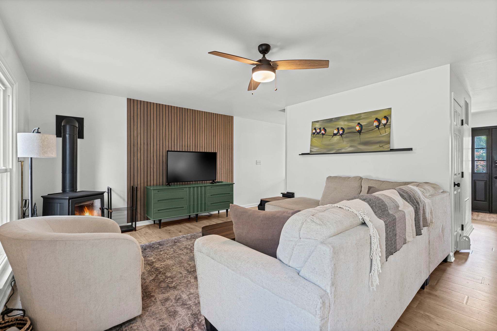 Mountain Views w/Hot Tub, 95” TV & Trail Access