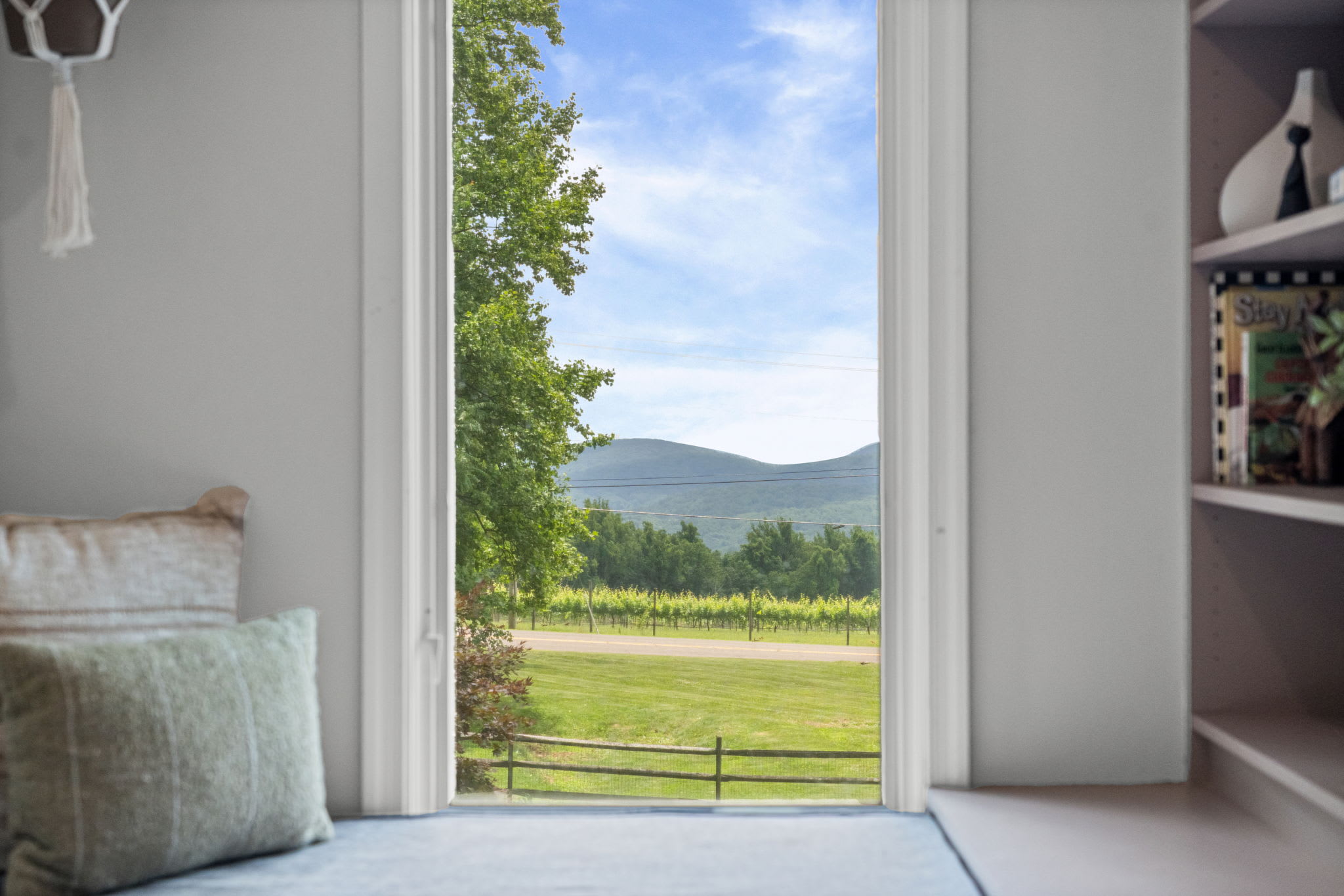 Mountain Views w/Hot Tub, 95” TV & Trail Access