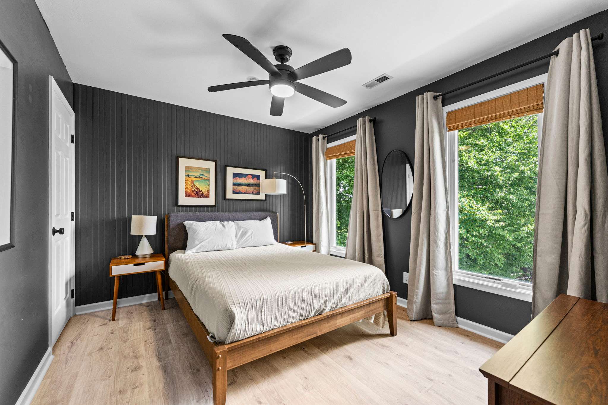 Bedroom 3 (Upper Level): Queen bed, Ceiling fan