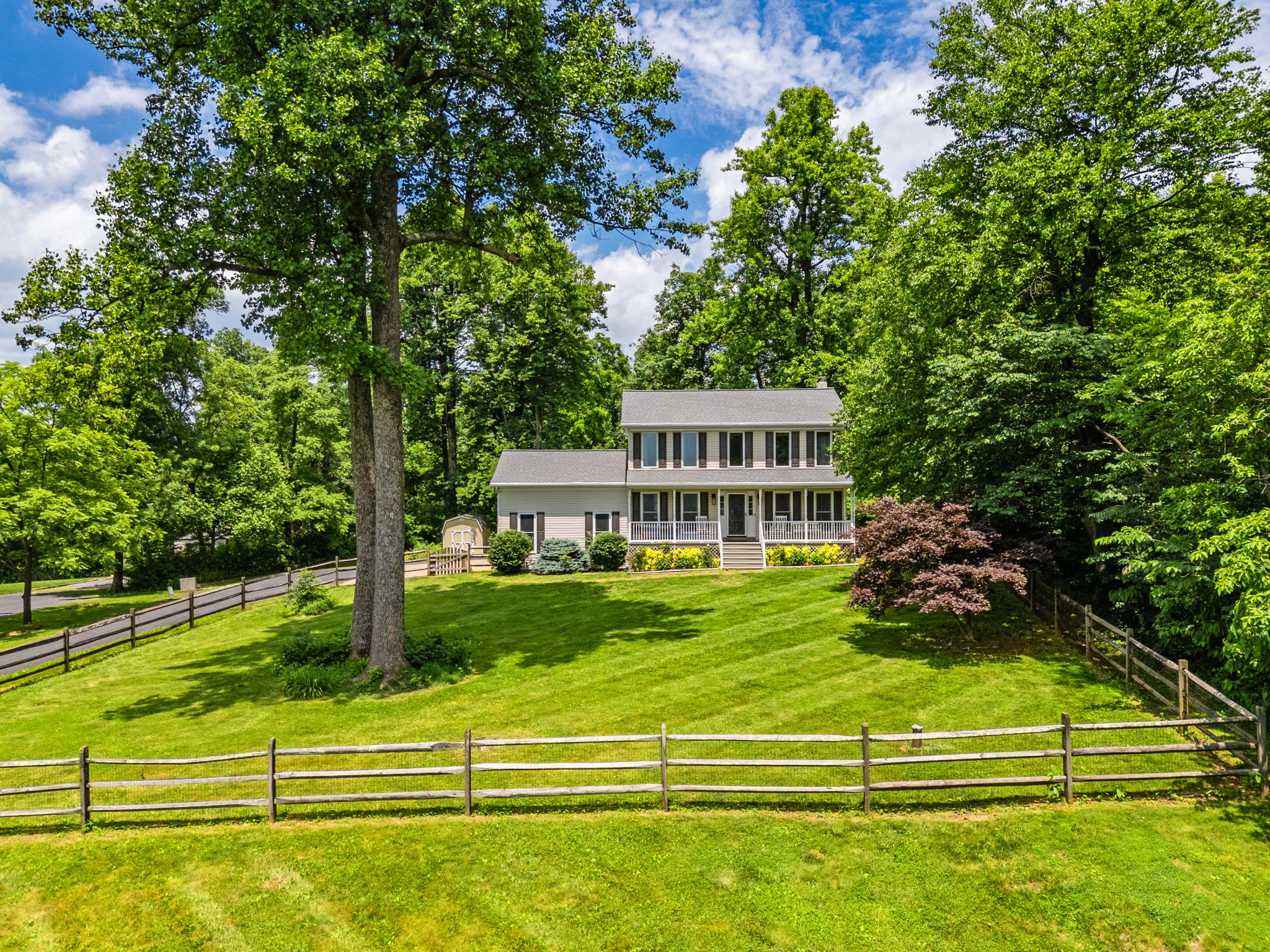 Relax and recharge at this spacious mountain retreat near Front Royal, perfect for families and groups. 