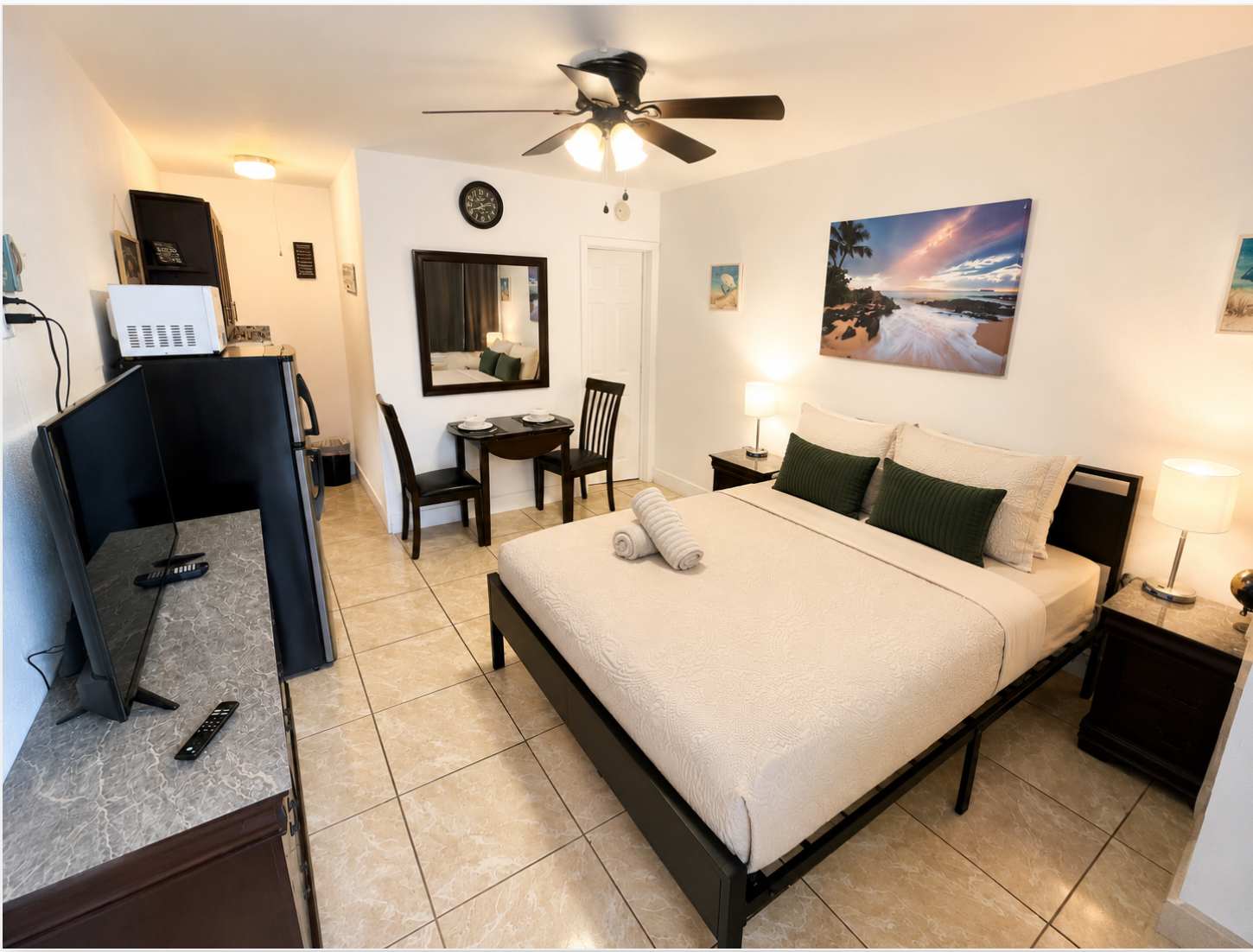 Beachside Studio Steps From The Ocean | Ocean Hollywood Suites - Bahamas