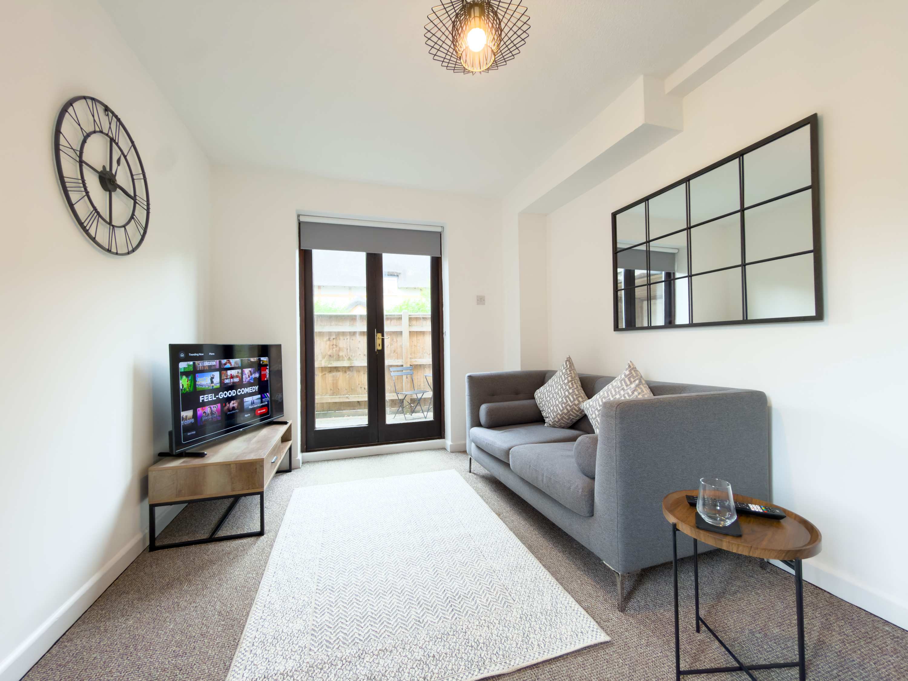 Millbrook House Apartments 1 - Three bedroom ground floor apartment next to Milton Park in High Street OX14 4EL - Property image 8 - VivreStays