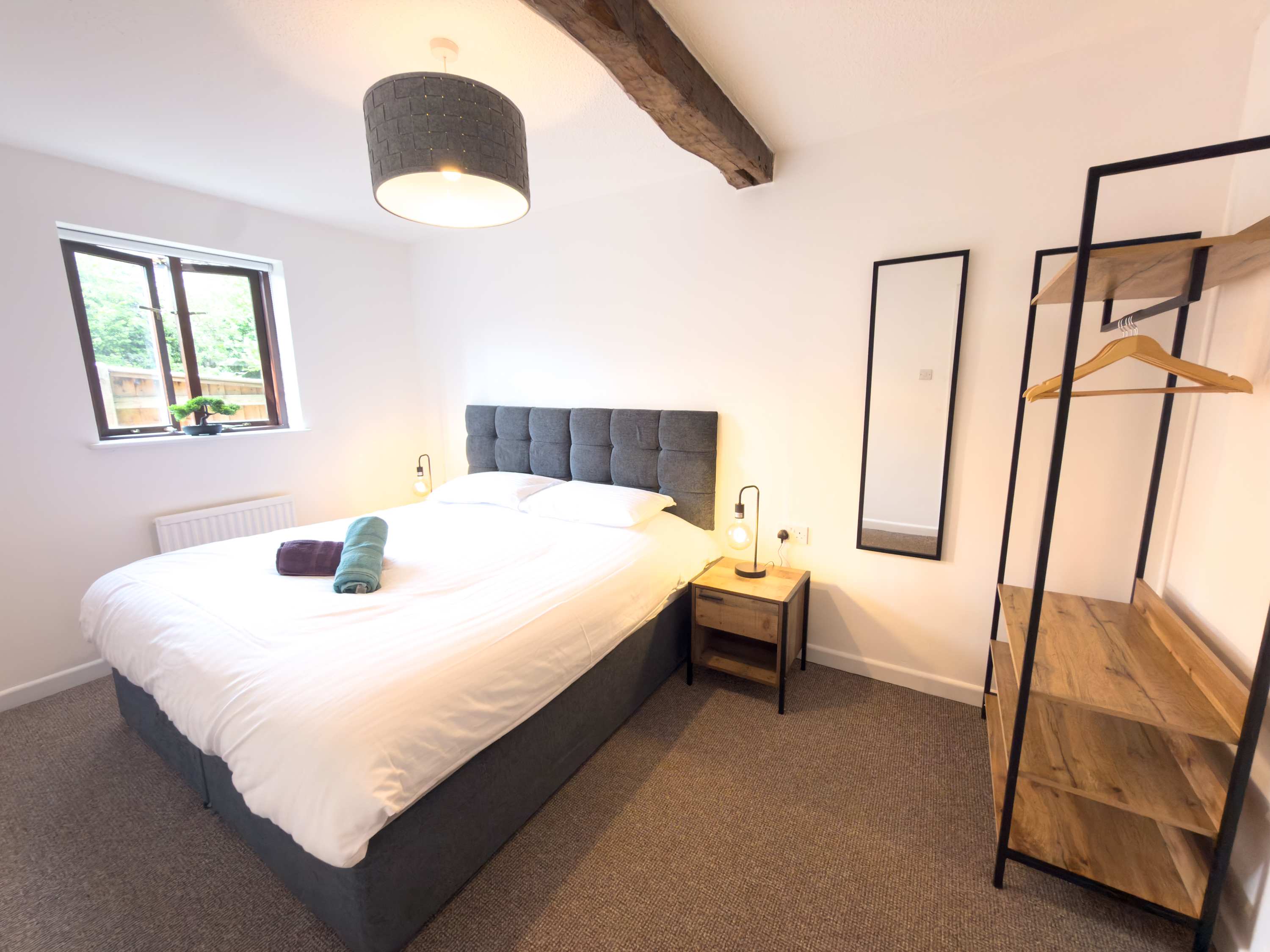 Millbrook House Apartments 1 - Three bedroom ground floor apartment next to Milton Park in High Street OX14 4EL - Property image 3 - VivreStays