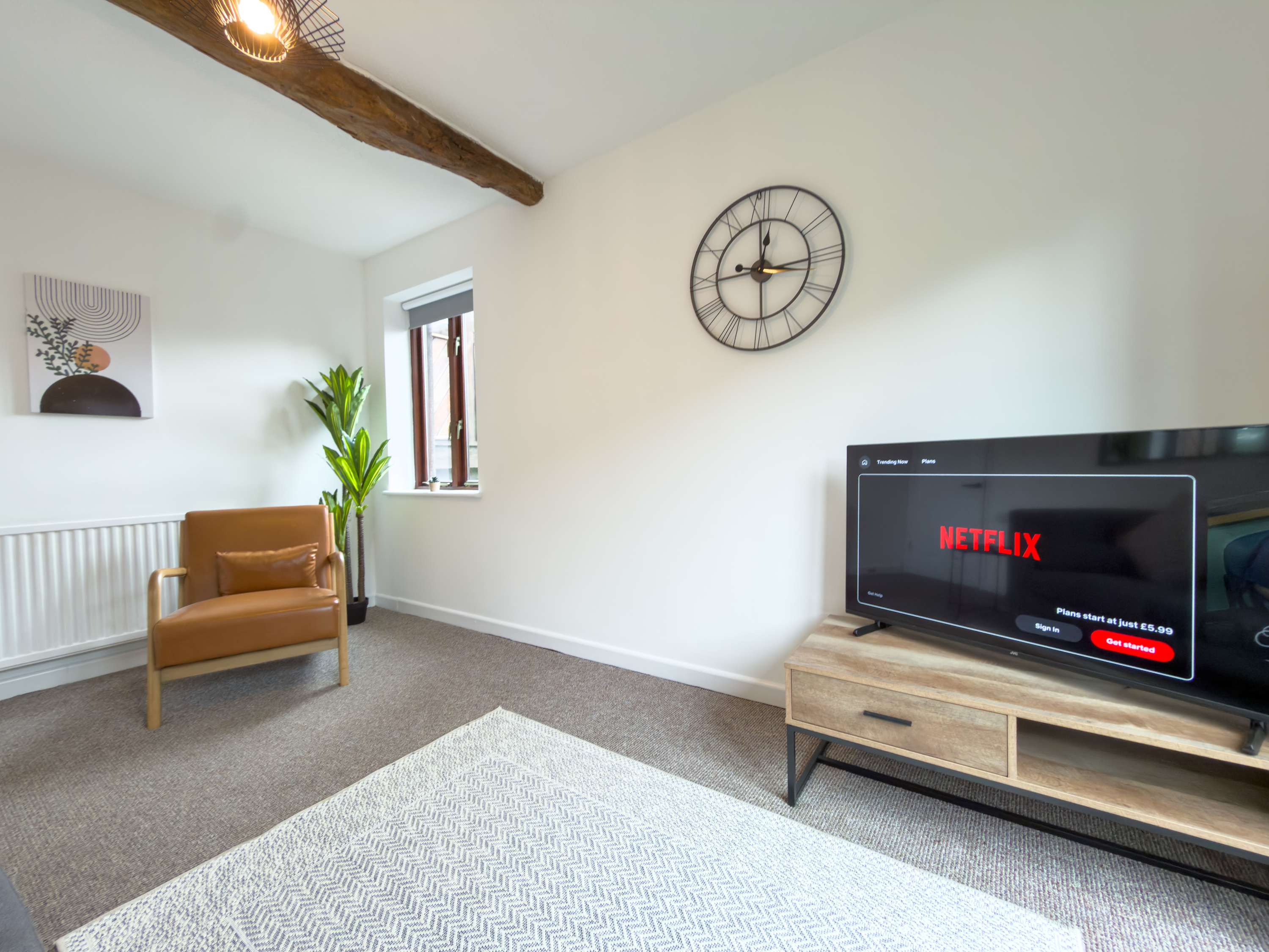 Millbrook House Apartments 1 - Three bedroom ground floor apartment next to Milton Park in High Street OX14 4EL - Property image 16 - VivreStays