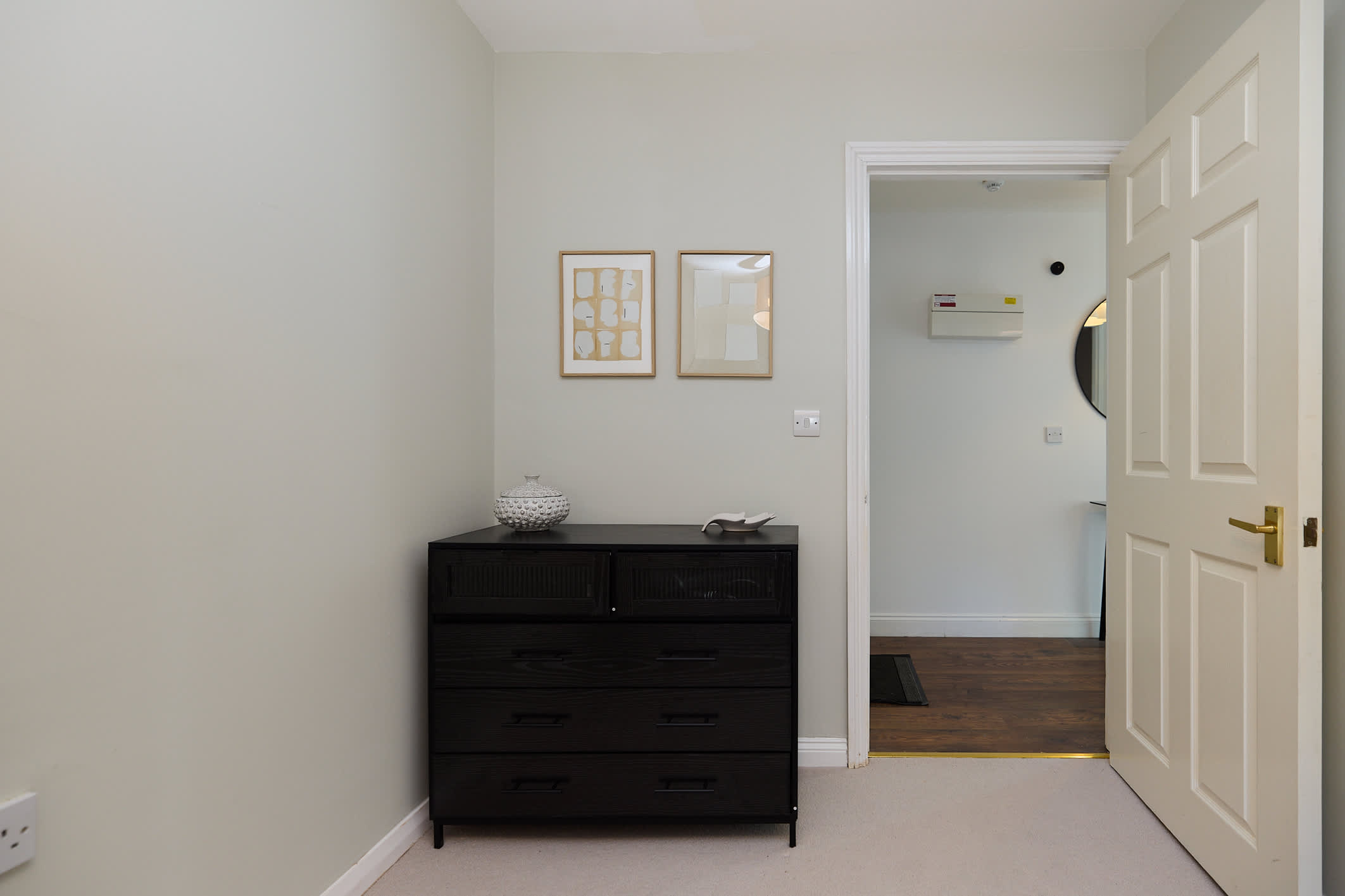 Oak & Earth Isle of Dogs Apartment in Mellish Street 161 E14 8PJ - Property image 18 - VivreStays