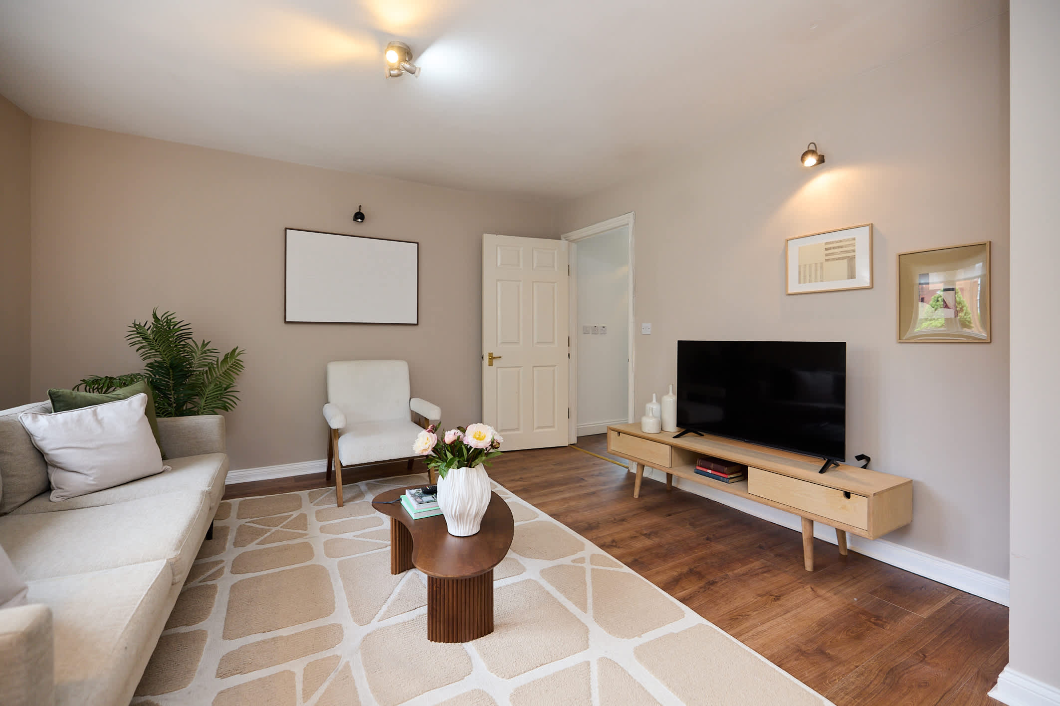 Oak & Earth Isle of Dogs Apartment in Mellish Street 161 E14 8PJ - Property image 4 - VivreStays
