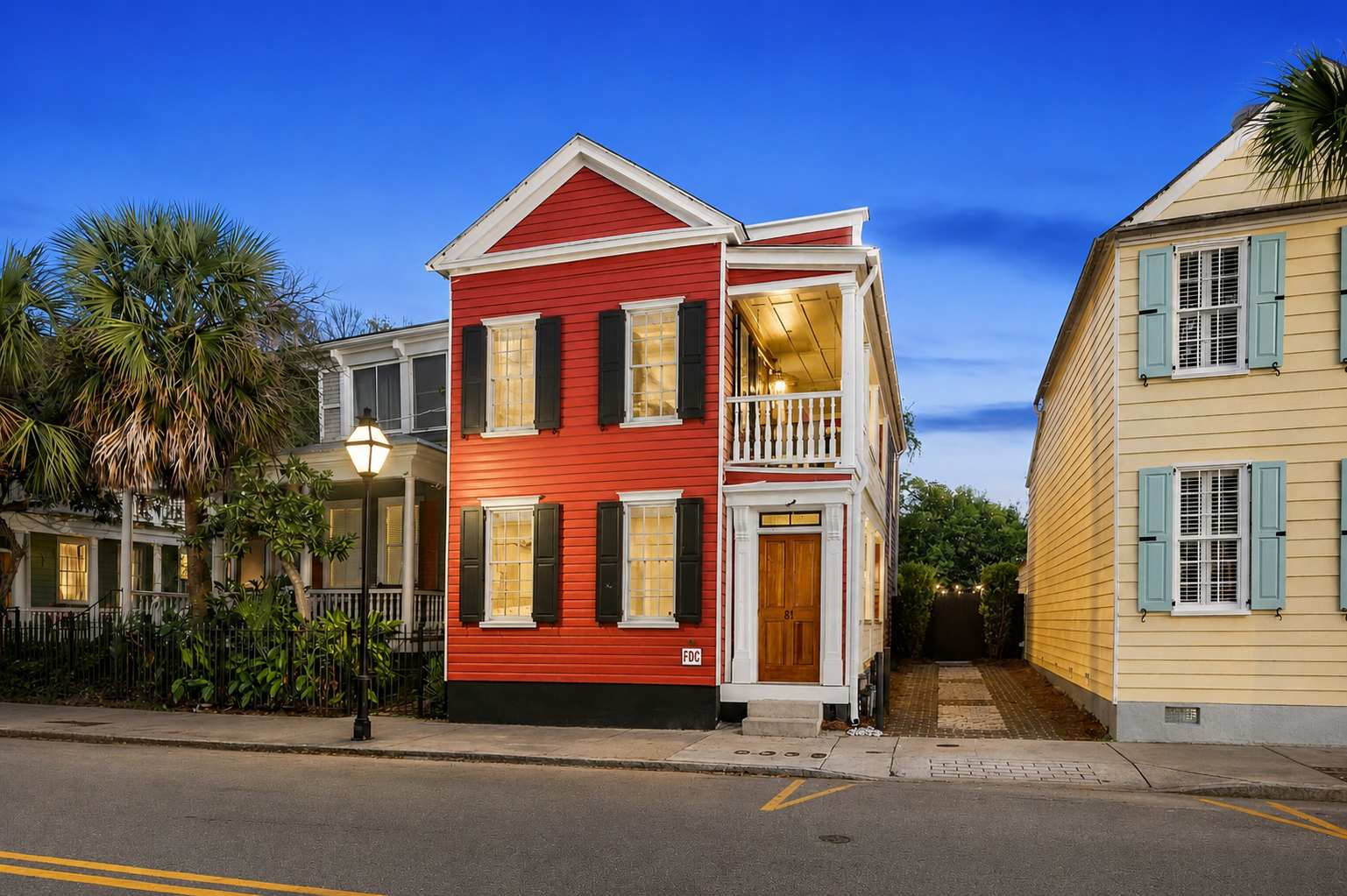 Stylish, Downtown Charleston 2bd Home w. Porch! — Charleston, SC — vacation rental