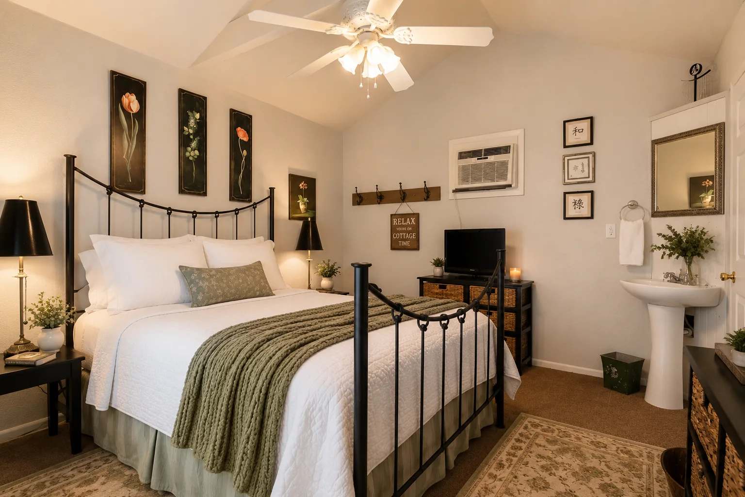 Judge Roy Bean Cottage • Pet-Friendly
