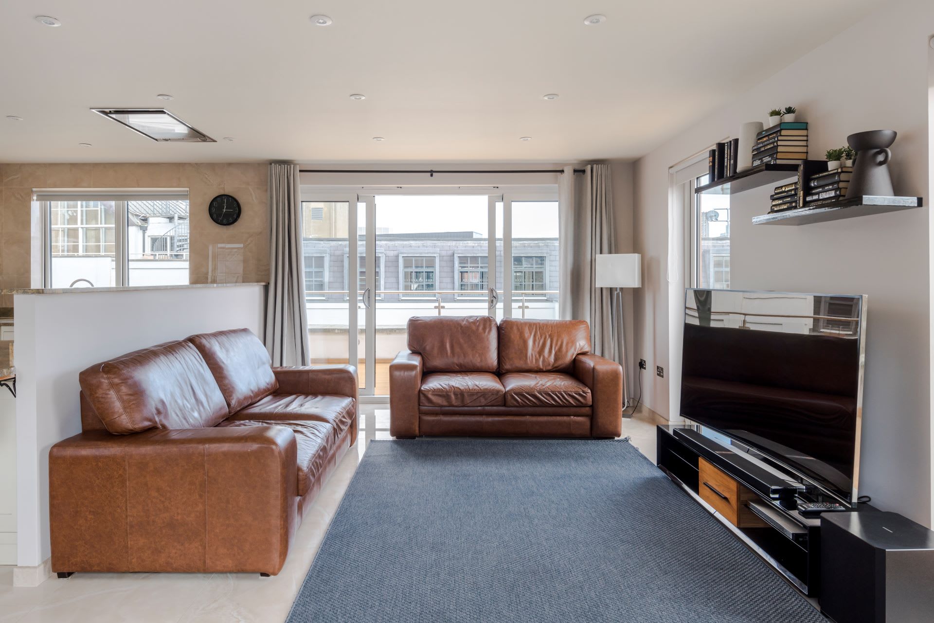 Farringdon 5-Bed Penthouse · Terrace · Sleeps 10 in Eyre Street Hill, 1 EC1R - Property image 4 - VivreStays