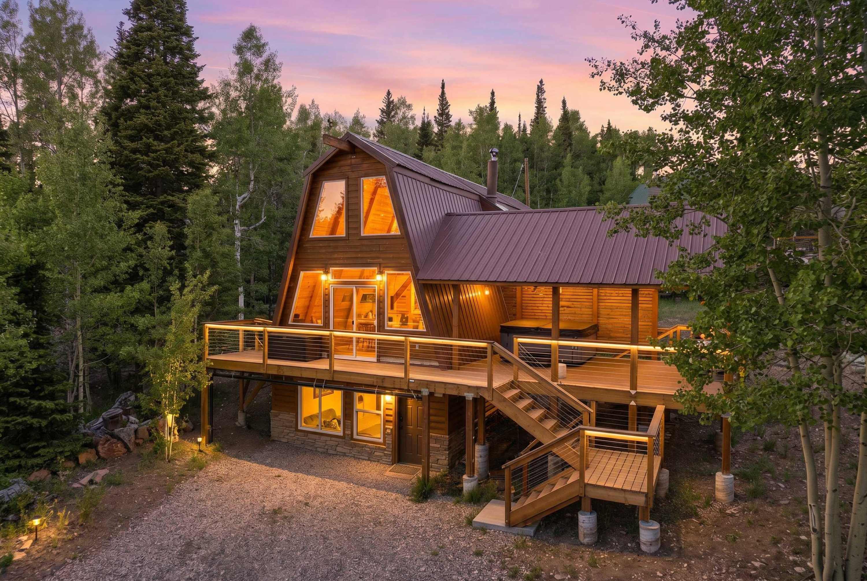 Ski-Lee Retreat | Ski • Hike • Explore | Sleeps 10