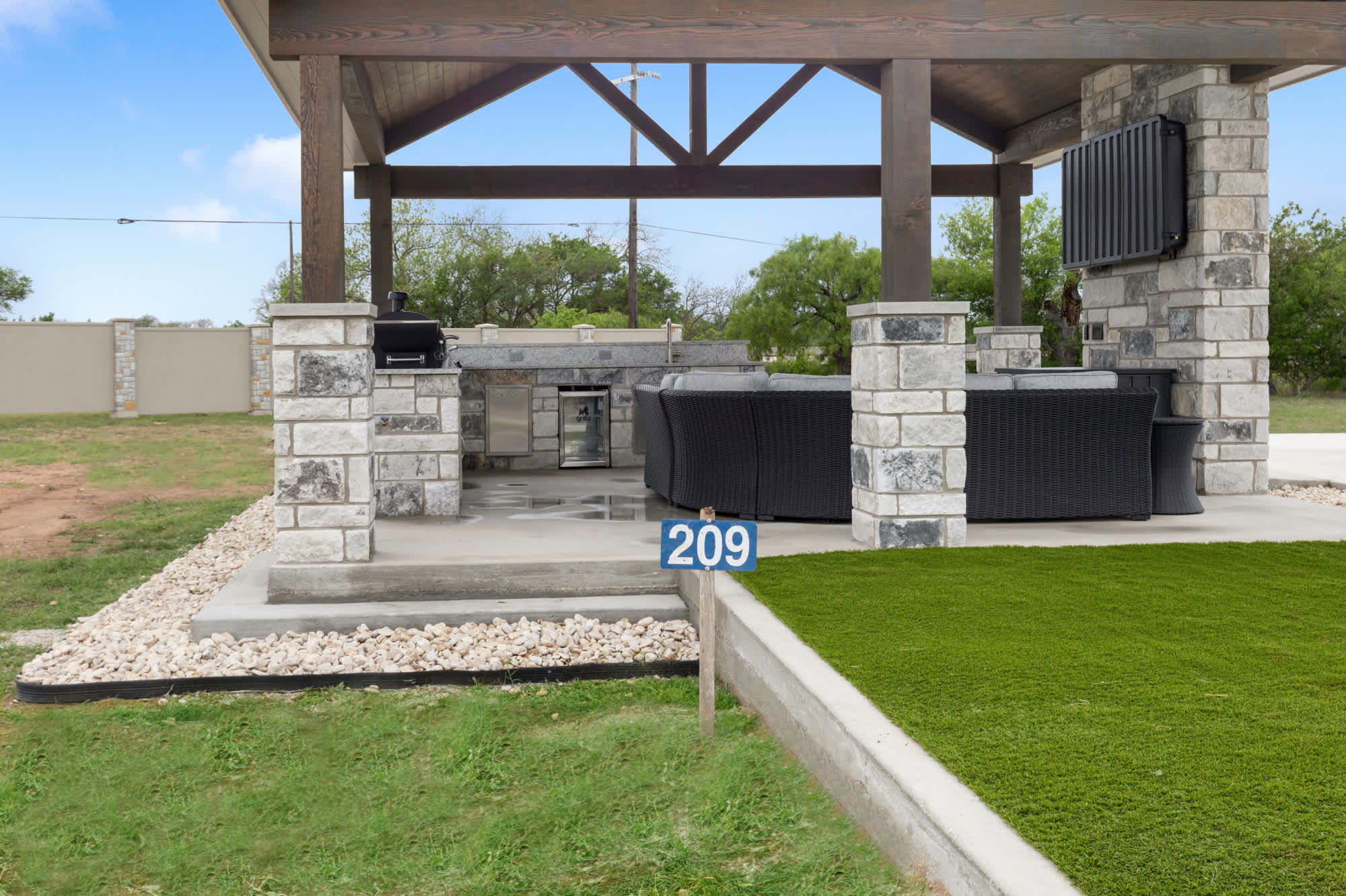 The Ravish Pad - Lot 209 | Photo 17