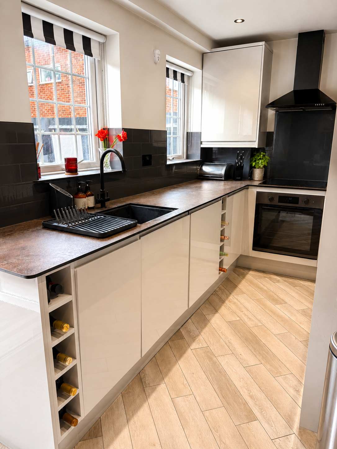 2Bd House for Families and Contractors in Orchard Leigh Cottage, Russell Street MK17 8NX - Property image 5 - VivreStays