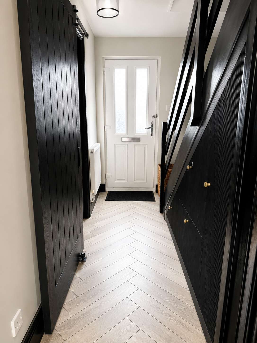 2Bd House for Families and Contractors in Orchard Leigh Cottage, Russell Street MK17 8NX - Property image 7 - VivreStays