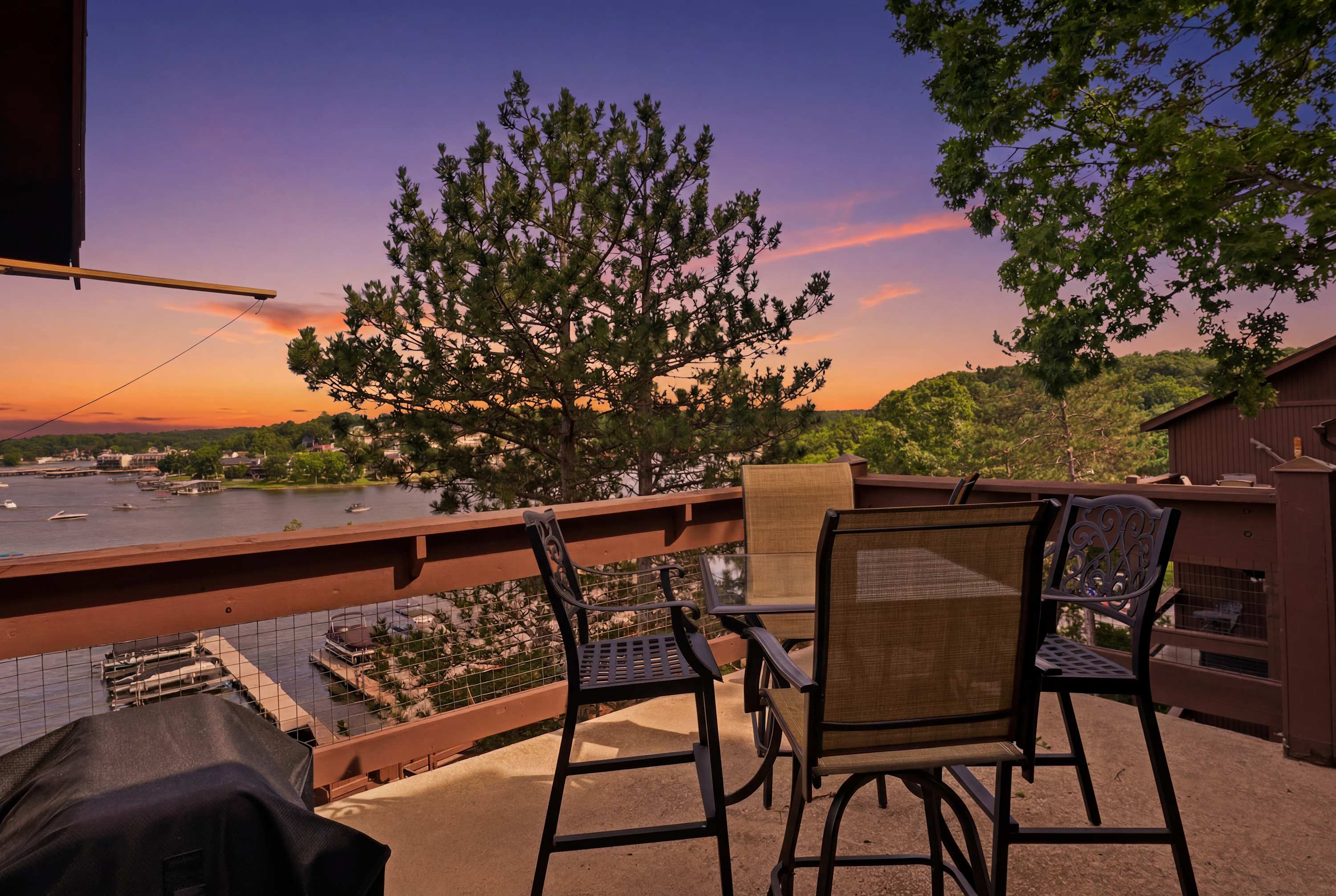 Boat Ramp|Swim Dock|Year Round Pools|Sleeps13