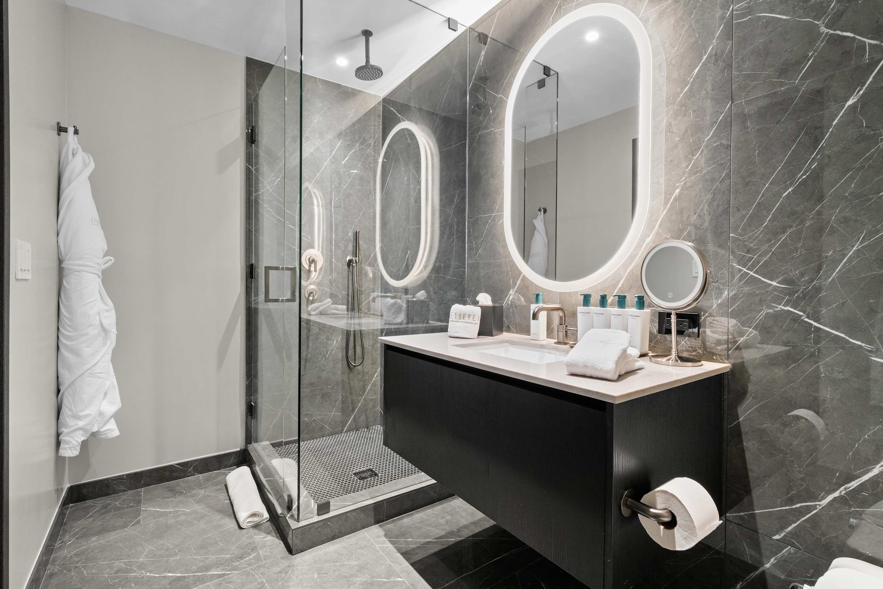 Exectuive E11EVEN Residence with ELITE Amenities