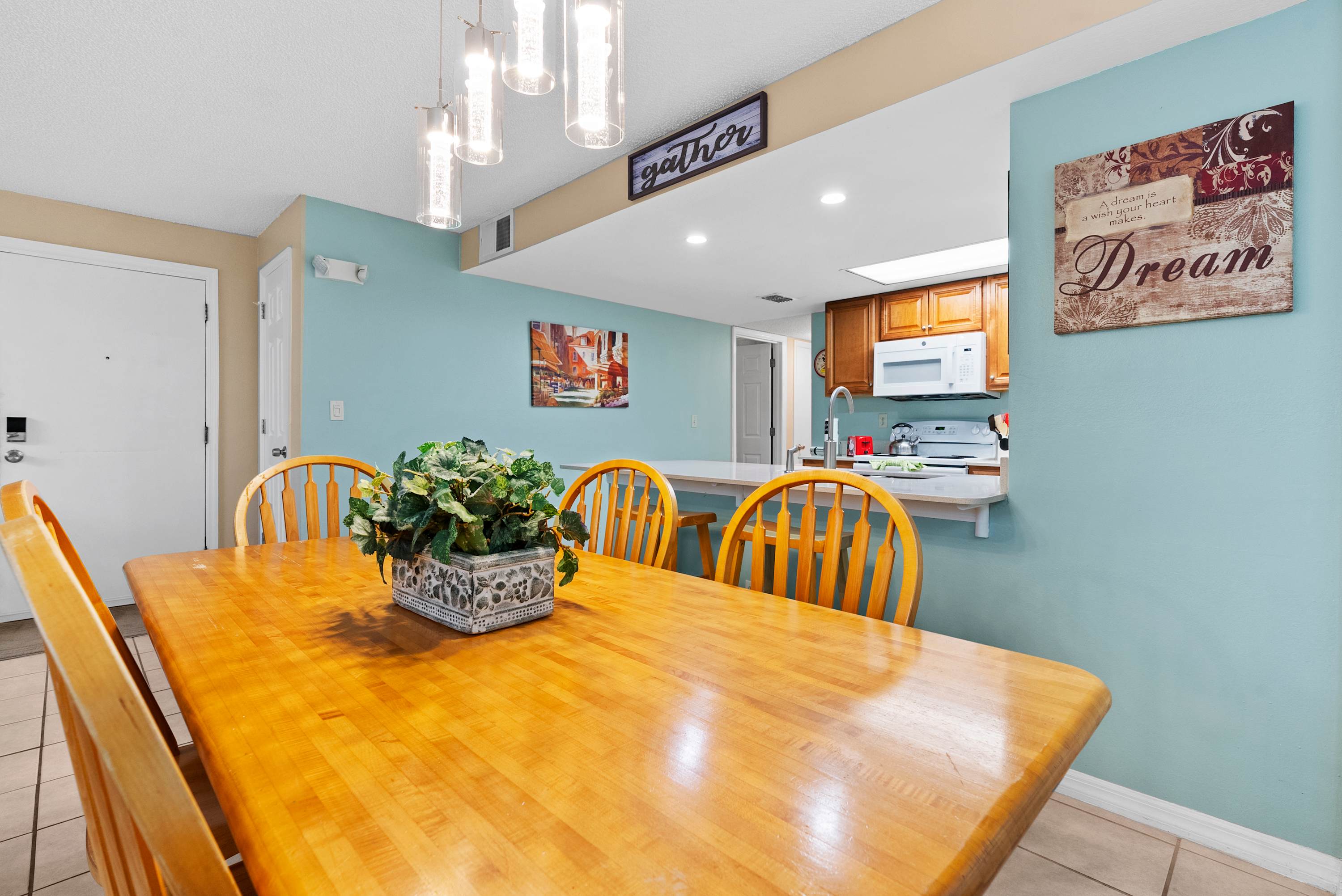 Laguna Bay Family Vacation Retreat