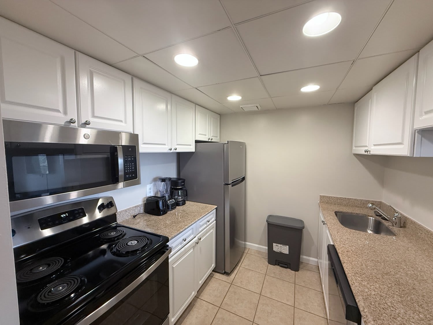 Prime Arlington Location with Pool and Gym