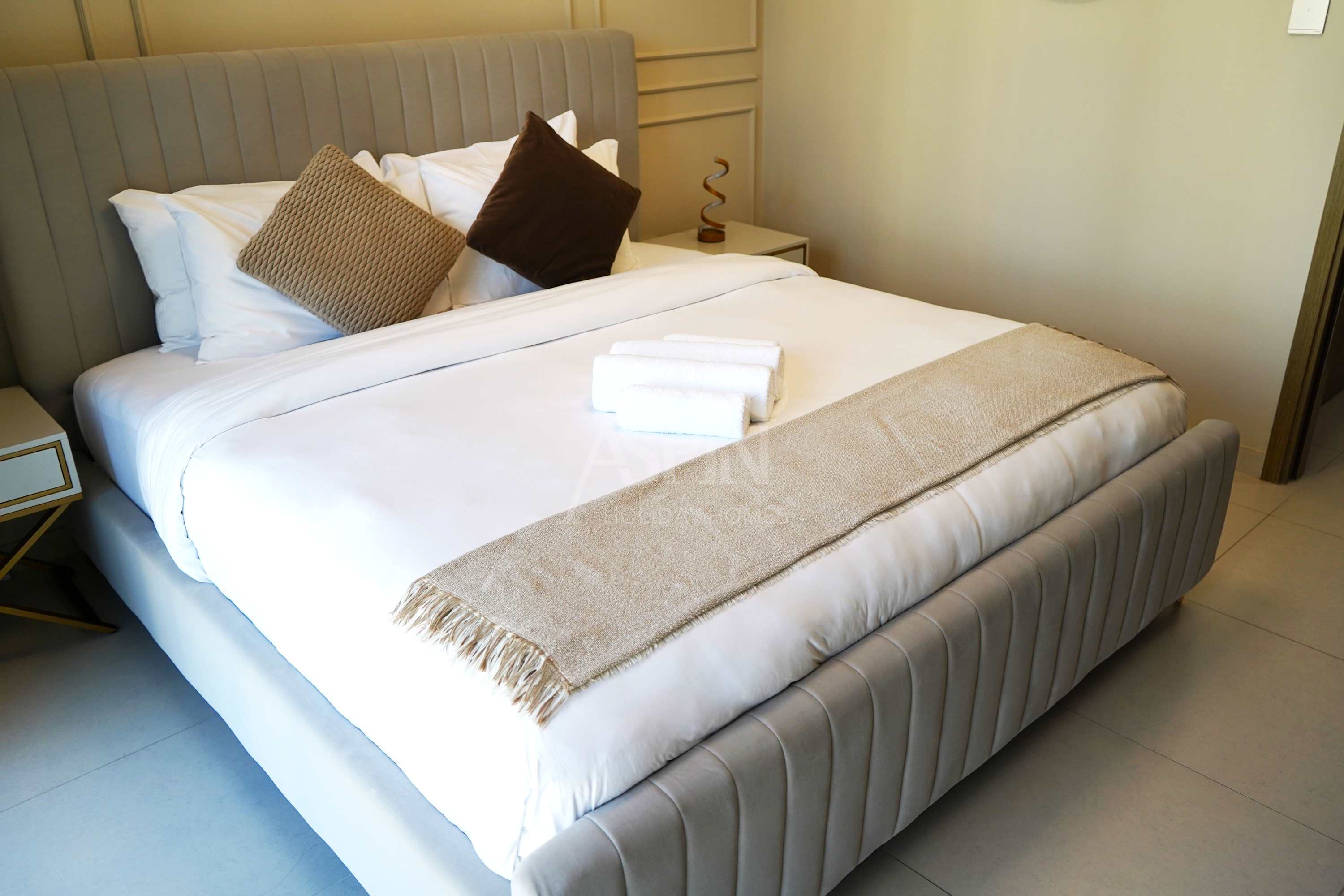 Burj Royal 1BR-Monthly Stay-Bills Included