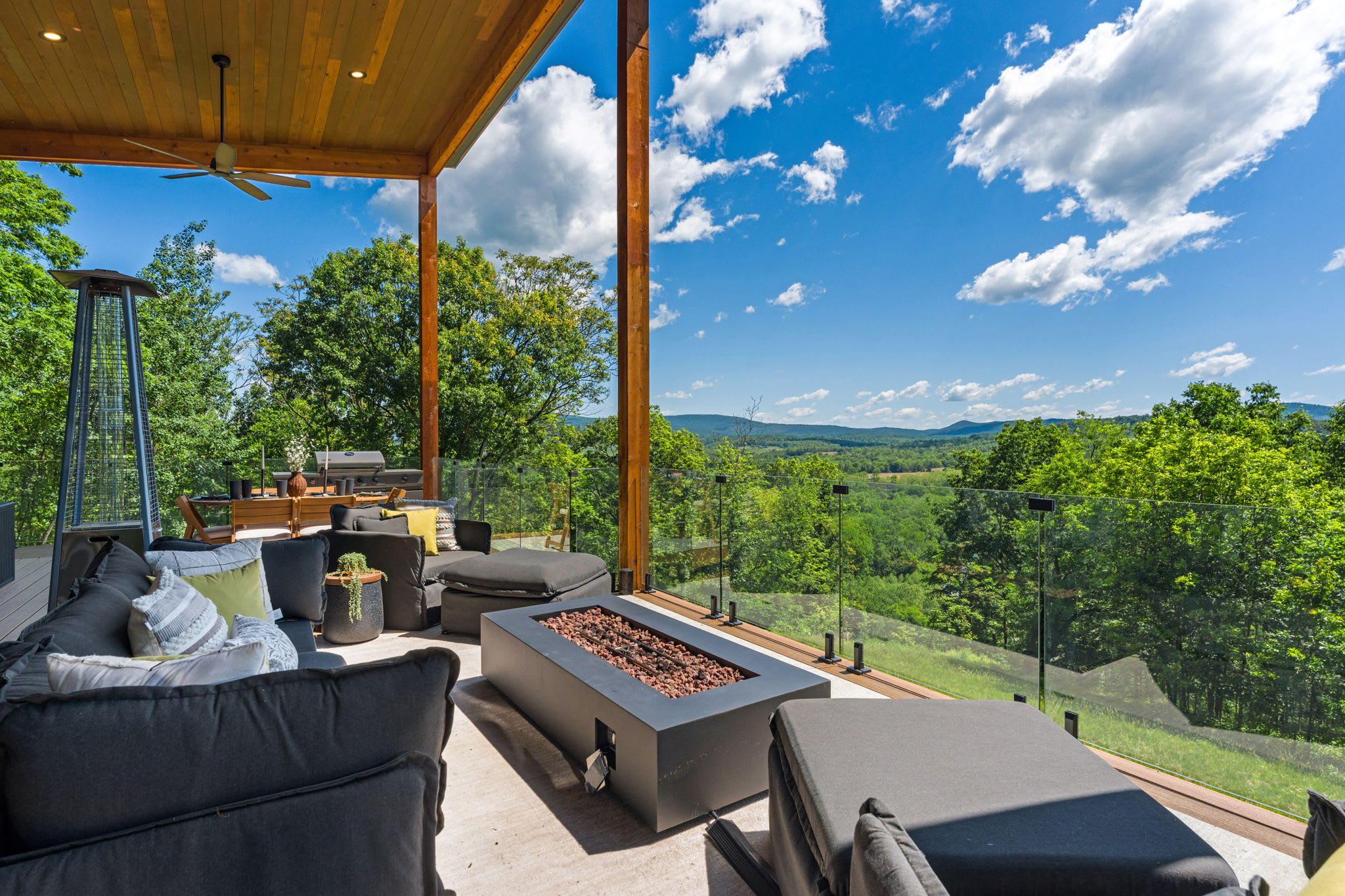 Modern Design w/Hot Tub, Sauna, Dome & Game Room