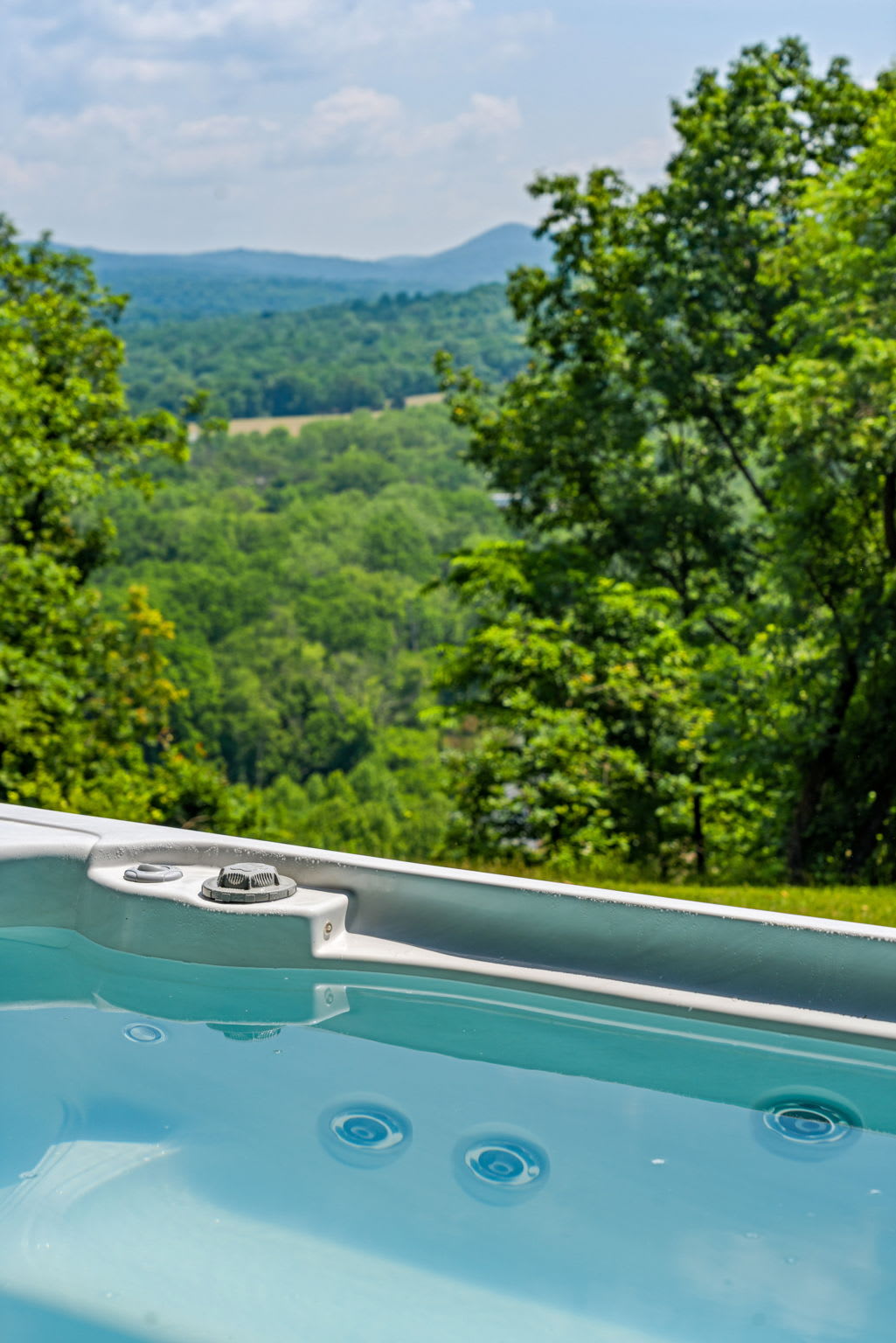 Modern Design w/Hot Tub, Sauna, Dome & Game Room