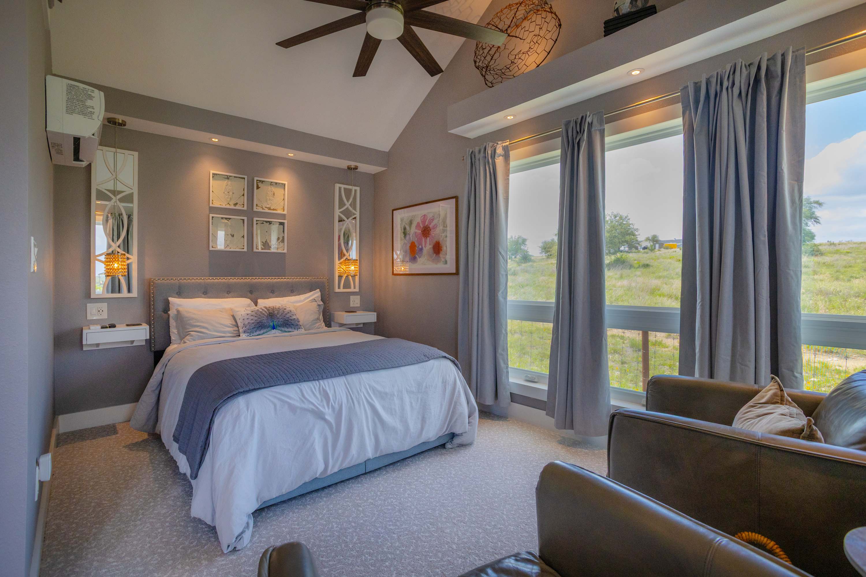 The combo casita/primary queen suite boasts a private ensuite & coffee maker​
