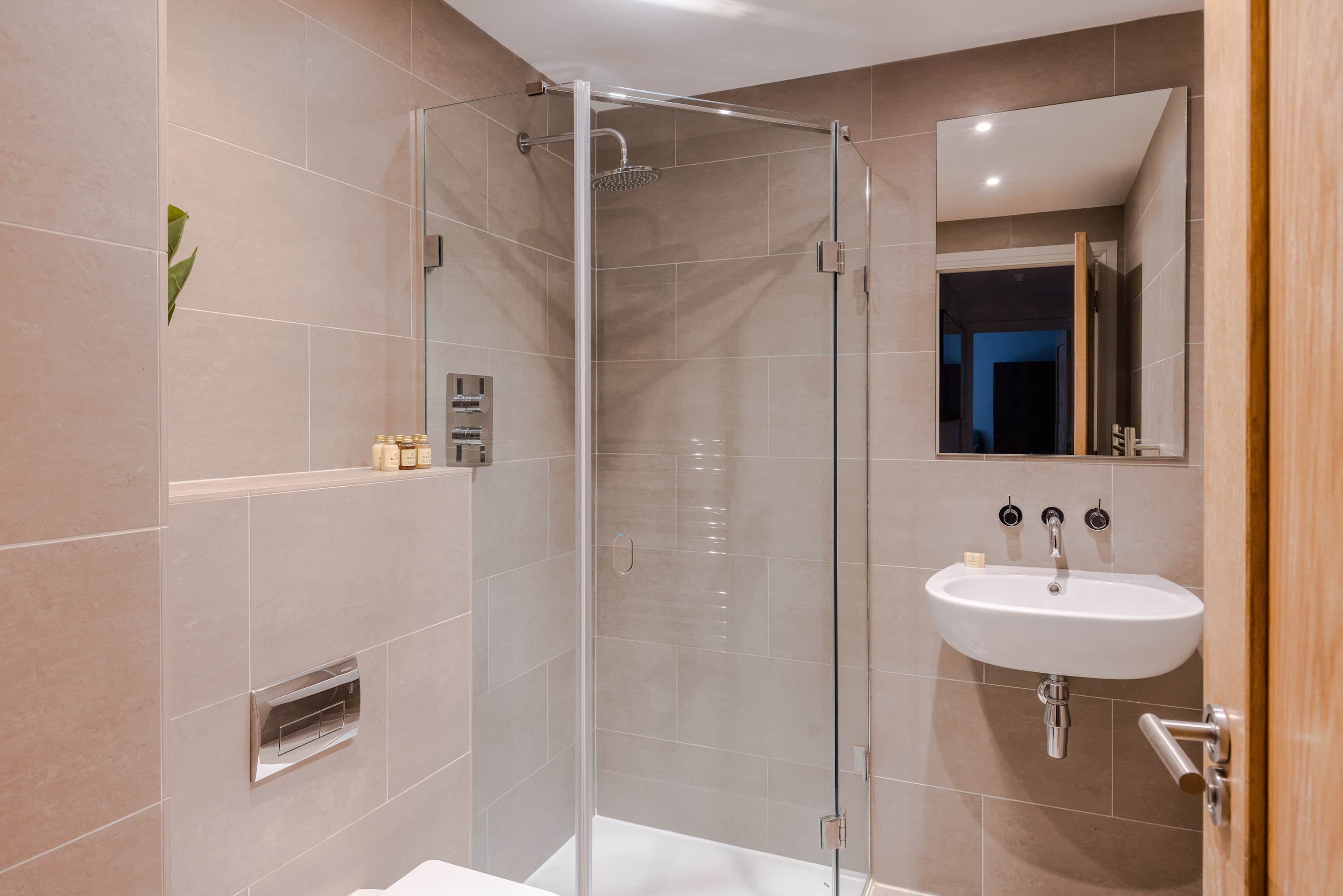 Farringdon 1-Bed Apartment · Lift · Sleeps 3 in Eyre Street Hill, 4 EC1R - Property image 8 - VivreStays