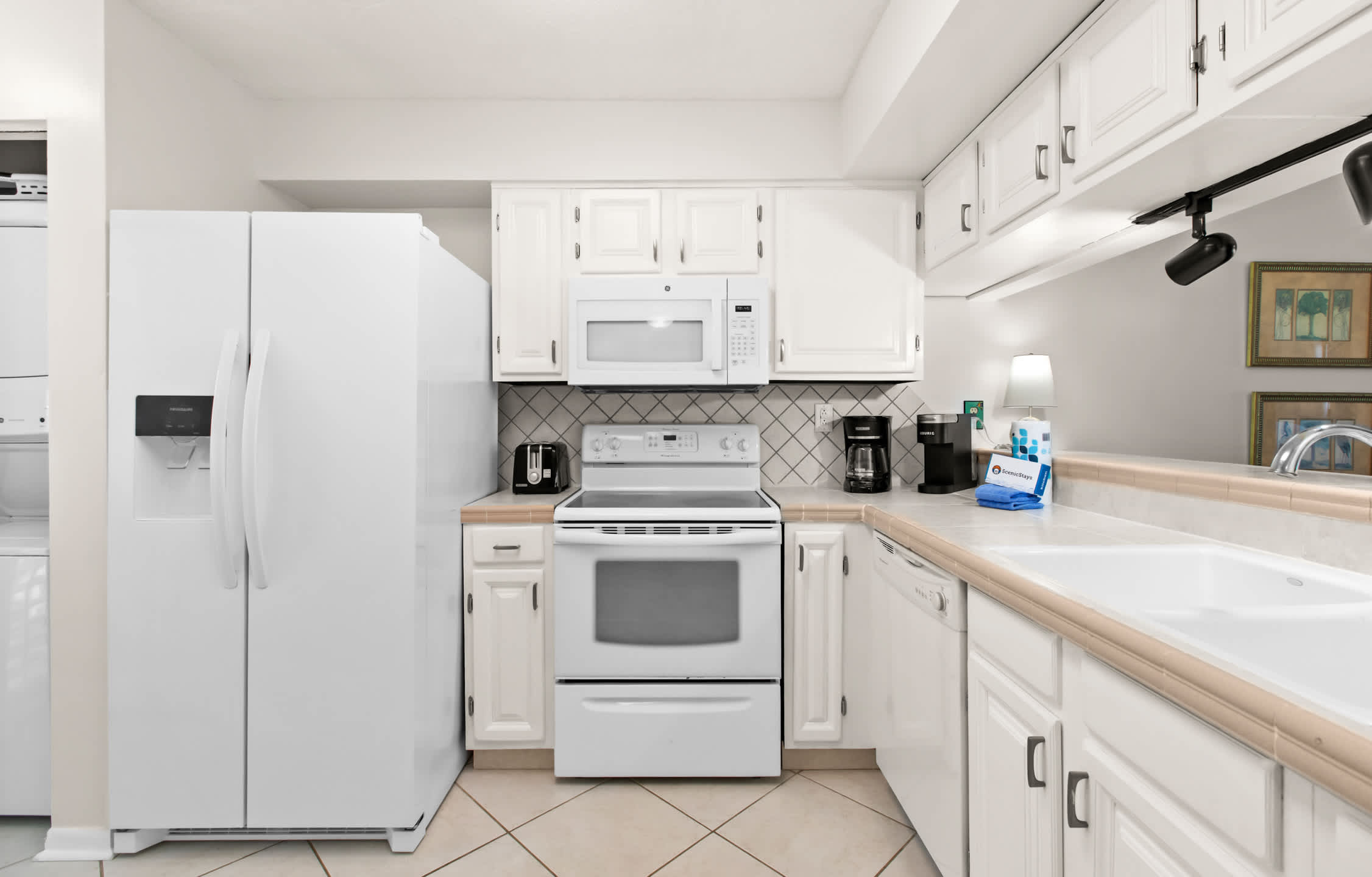 Emerald Towers 0405 4