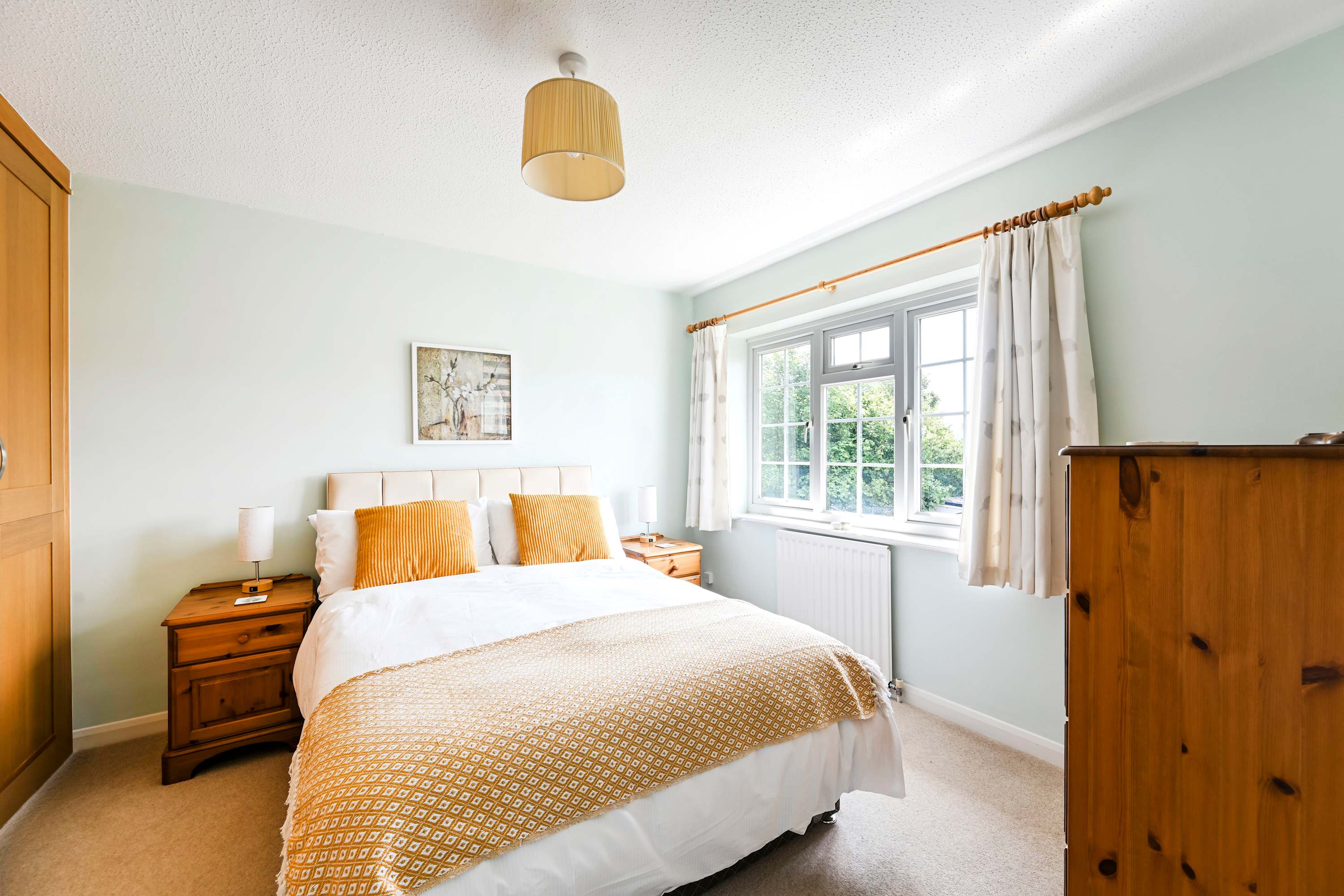 Spacious 3Bed Home in Maidenhead  Sleeps 6 — Hostahome managed short-let