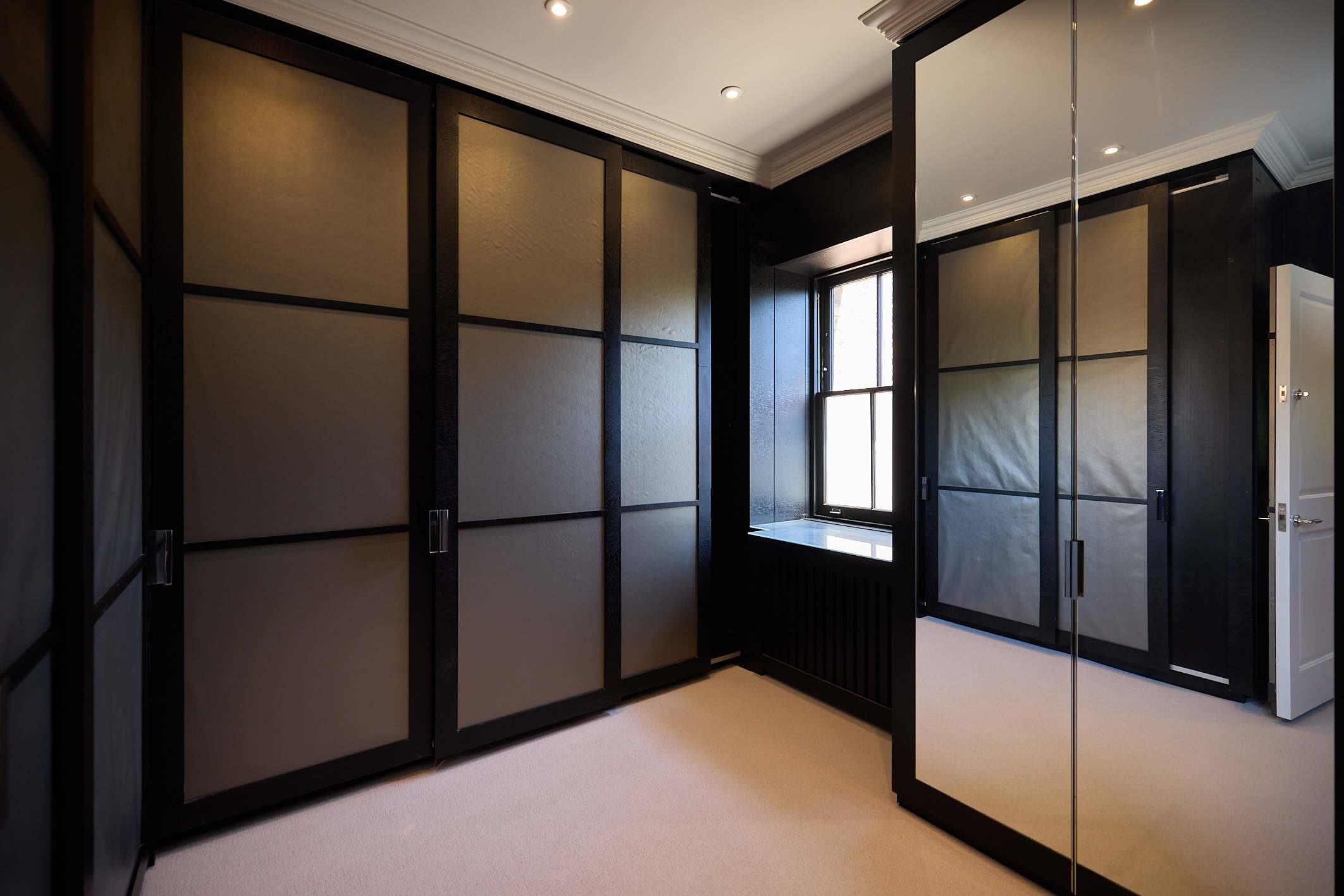 The 1788 Wood-Panelled Townhouse - Hampstead Heath in House 3, The Old Court House, North End Way NW3 7ER - Property image 35 - VivreStays