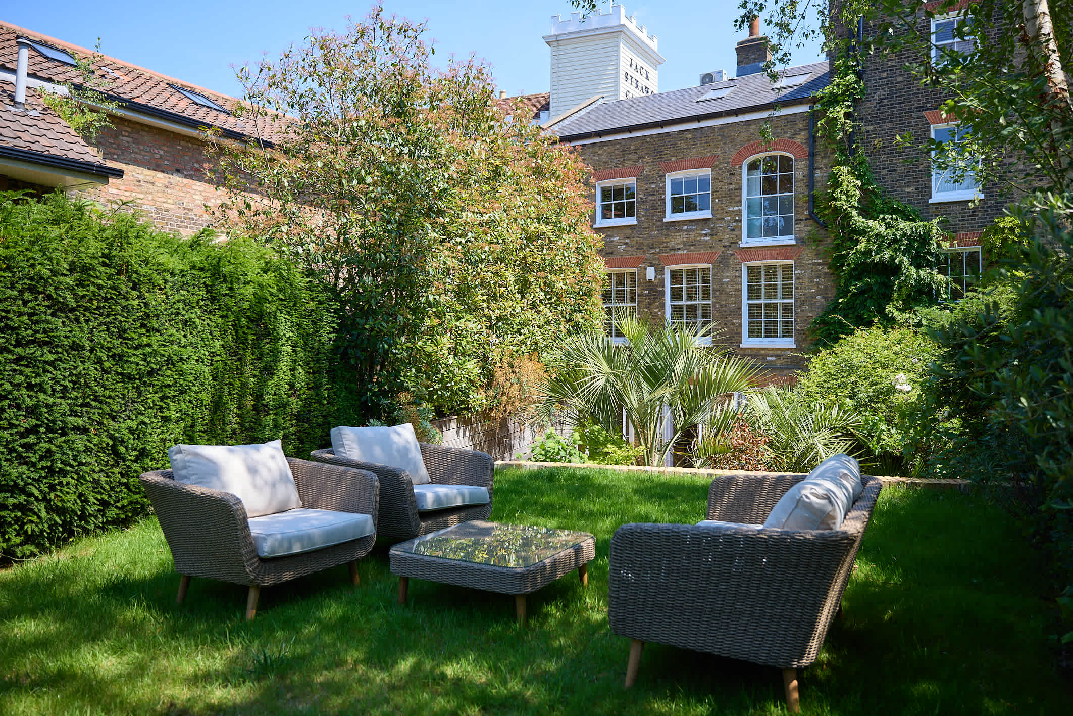 The 1788 Wood-Panelled Townhouse - Hampstead Heath in House 3, The Old Court House, North End Way NW3 7ER - Property image 67 - VivreStays