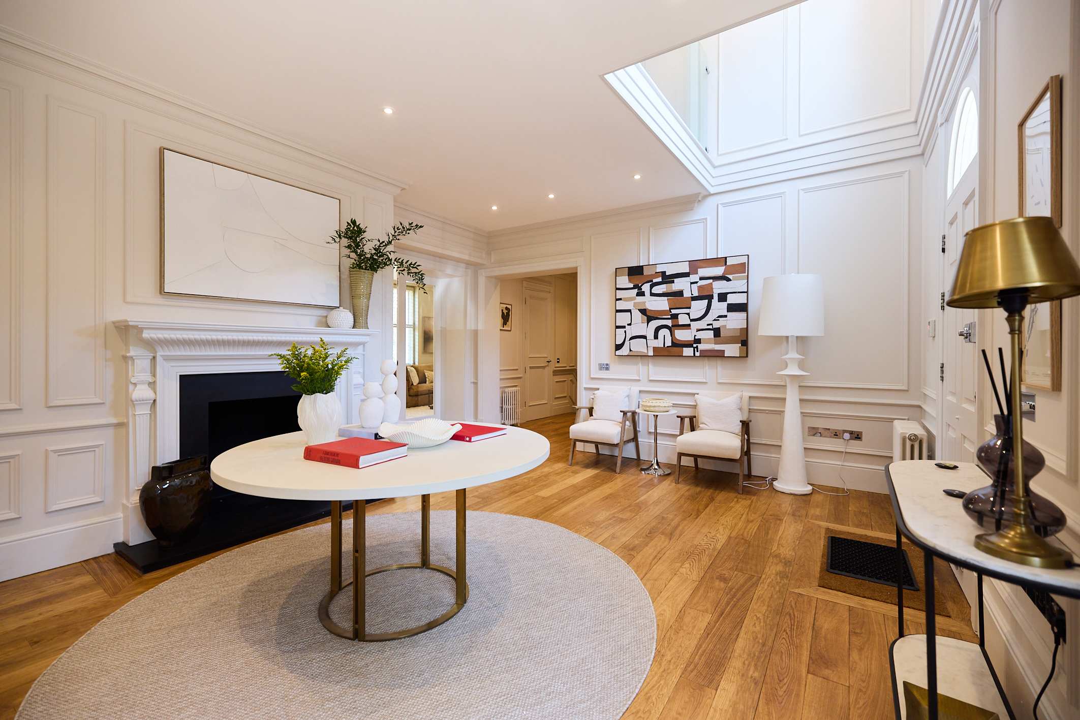 The 1788 Wood-Panelled Townhouse - Hampstead Heath in House 3, The Old Court House, North End Way NW3 7ER - Property image 8 - VivreStays