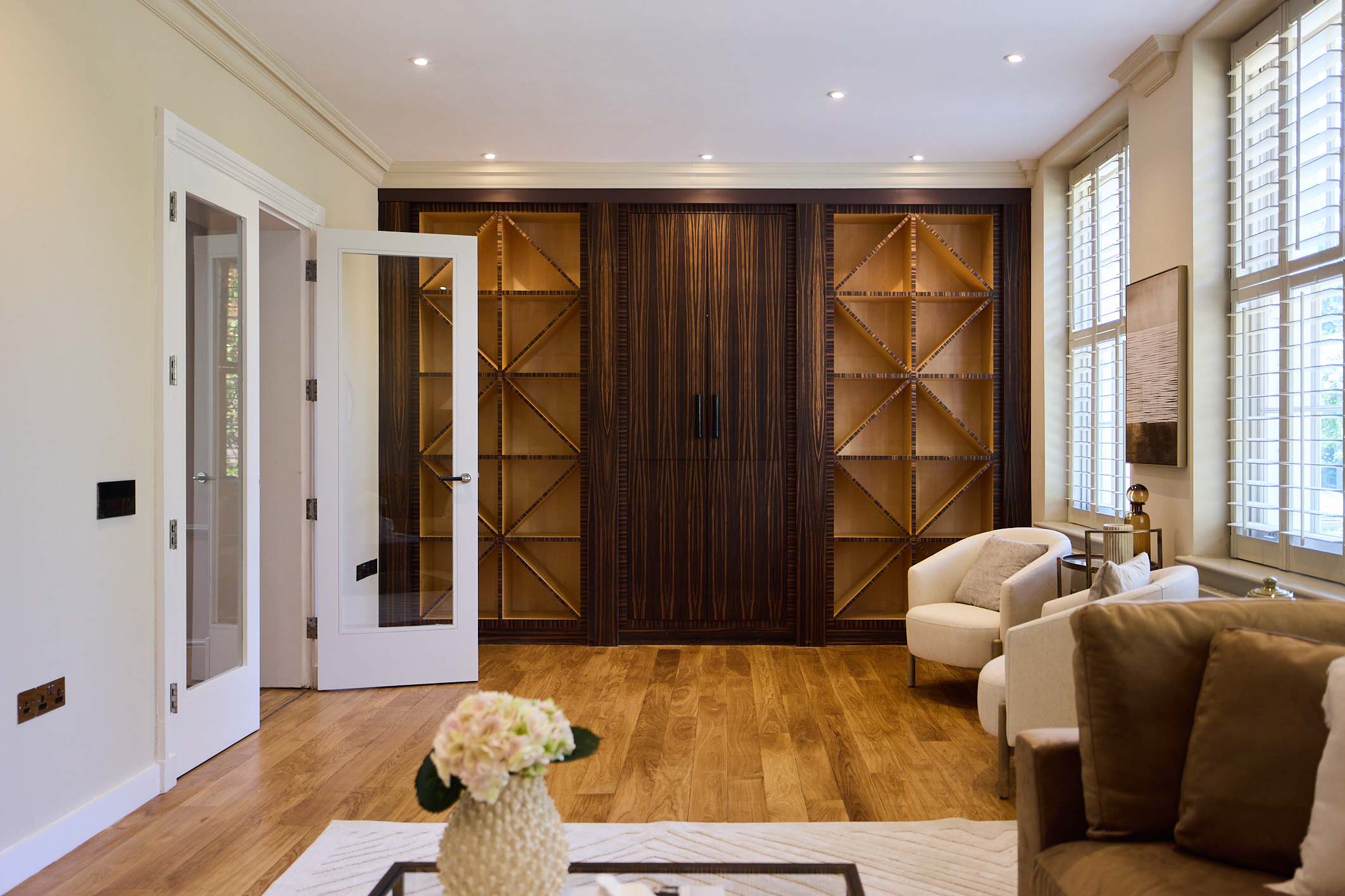 The 1788 Wood-Panelled Townhouse - Hampstead Heath in House 3, The Old Court House, North End Way NW3 7ER - Property image 4 - VivreStays