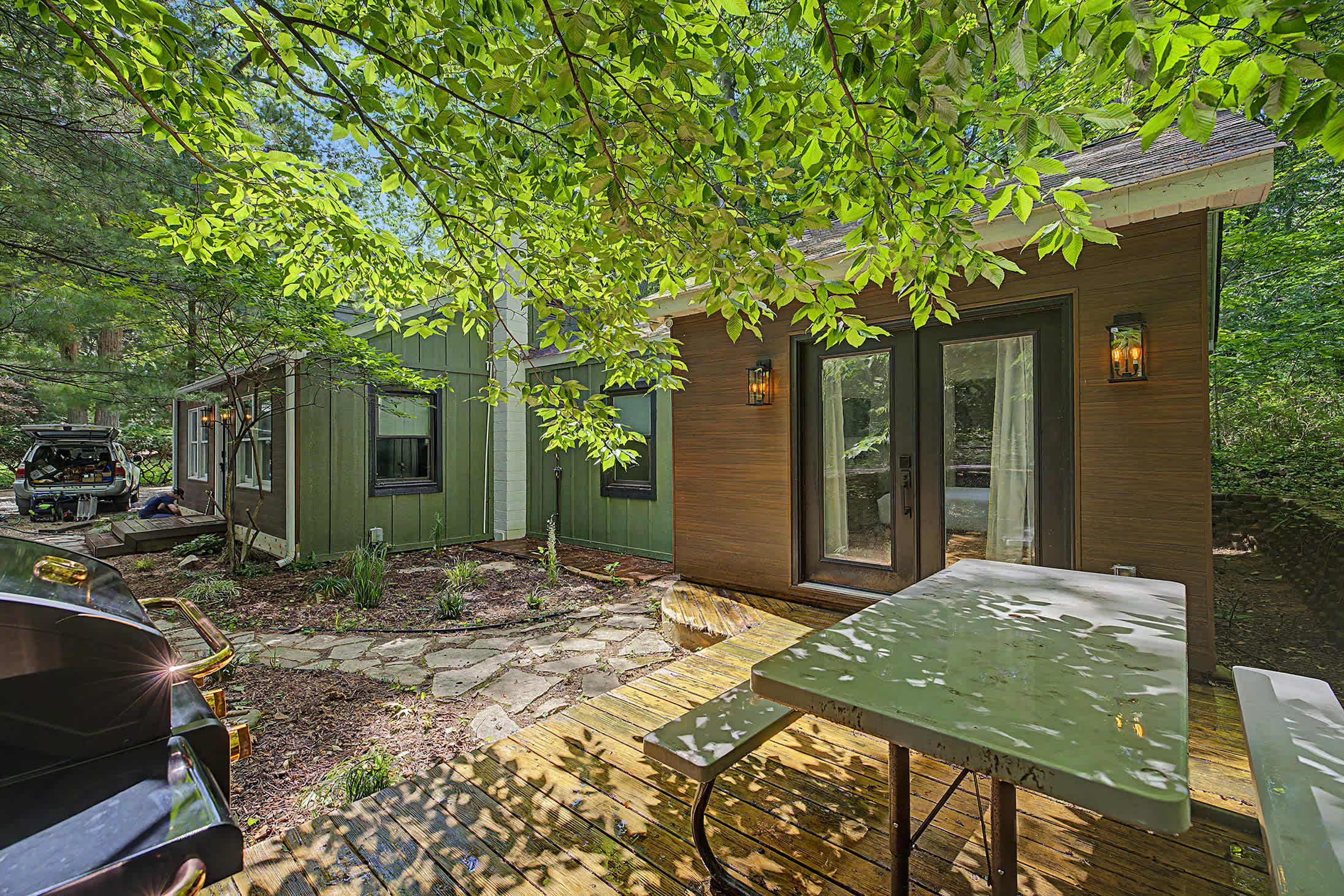 Outdoor dining space makes cookouts and meals easy in Harbert.