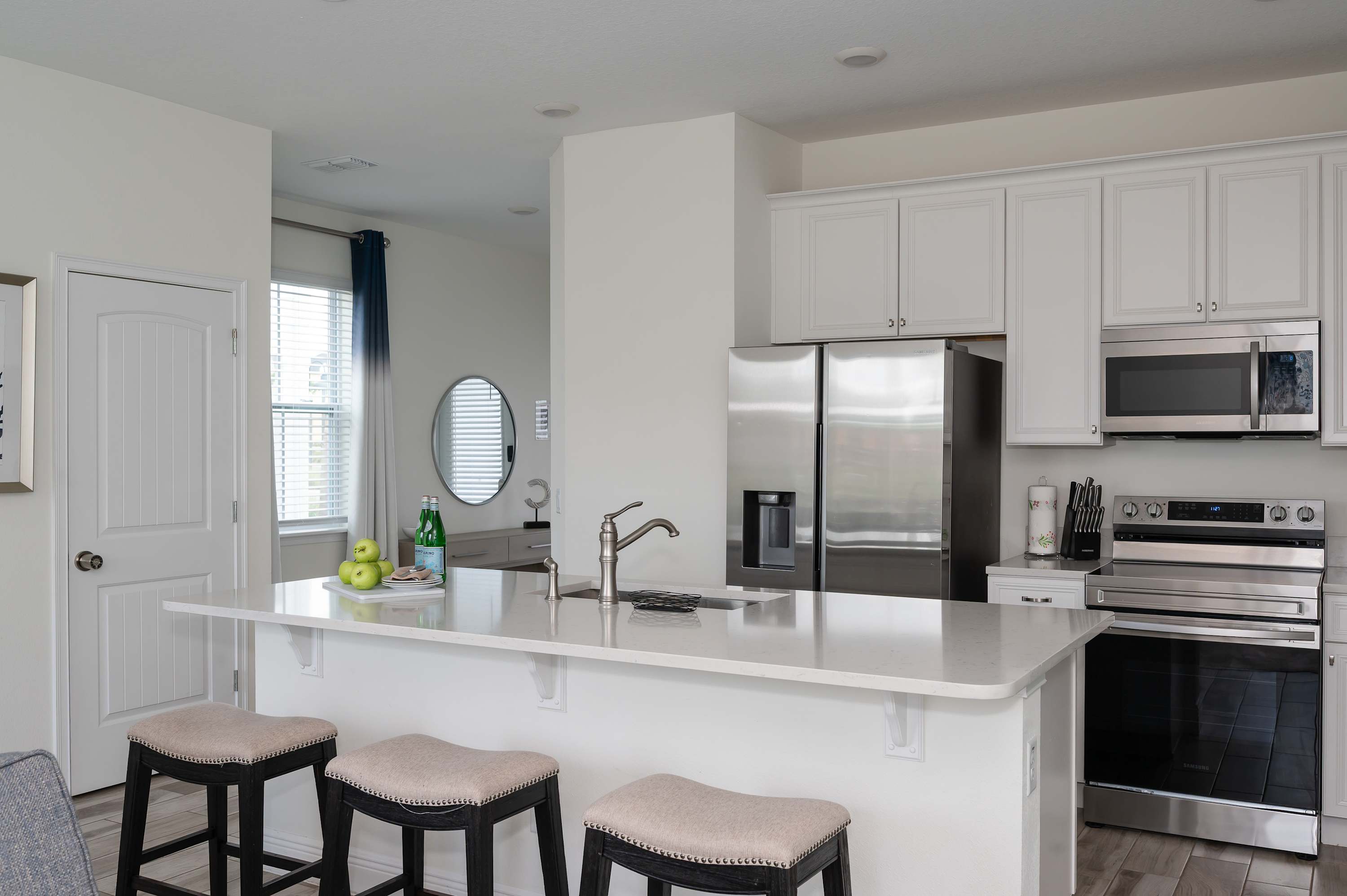 Townhome with patio near Disney and parks