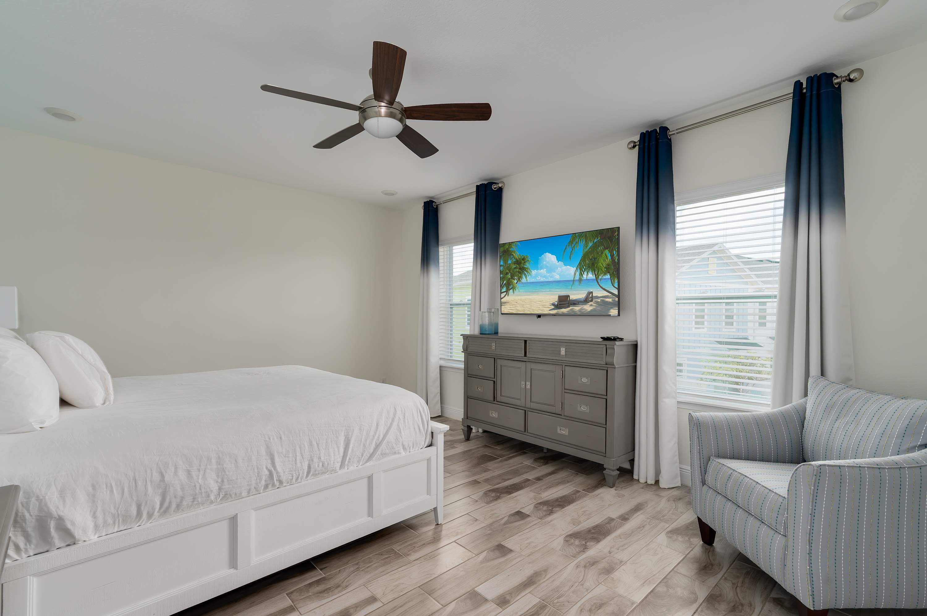 Townhome with patio near Disney and parks