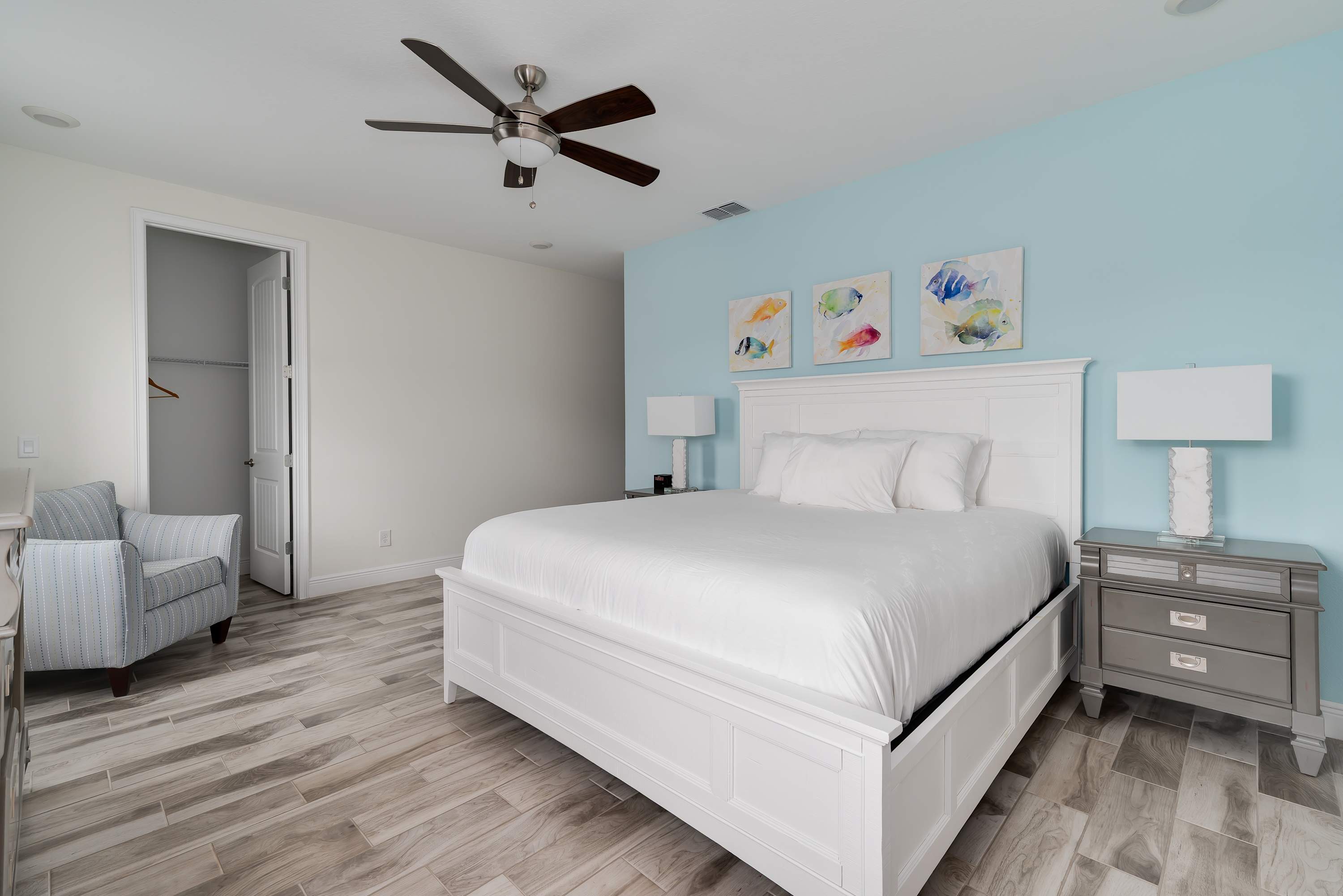 Townhome with patio near Disney and parks